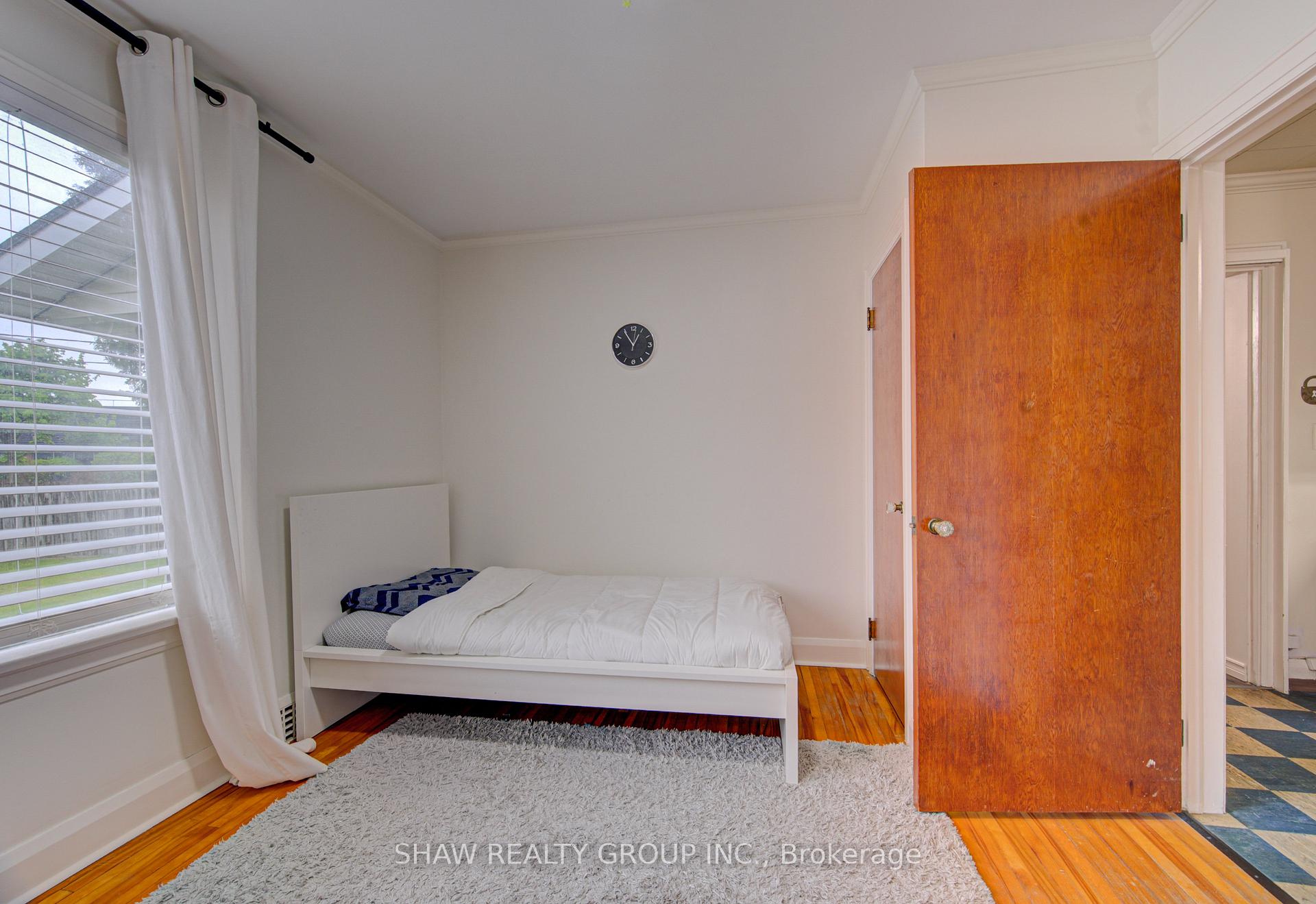 Photo 20 of 128 Pollock Avenue, Cambridge, Alison — HOMEH