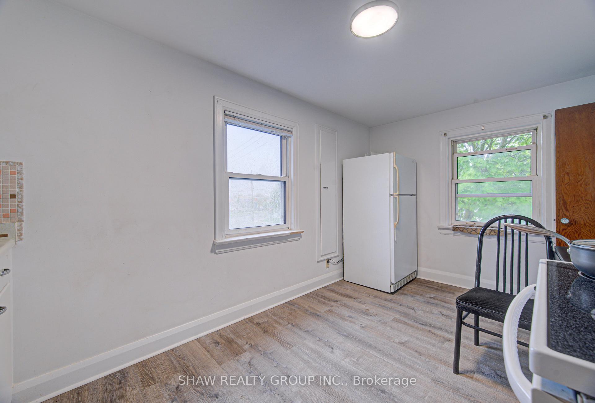 Photo 26 of 128 Pollock Avenue, Cambridge, Alison — HOMEH