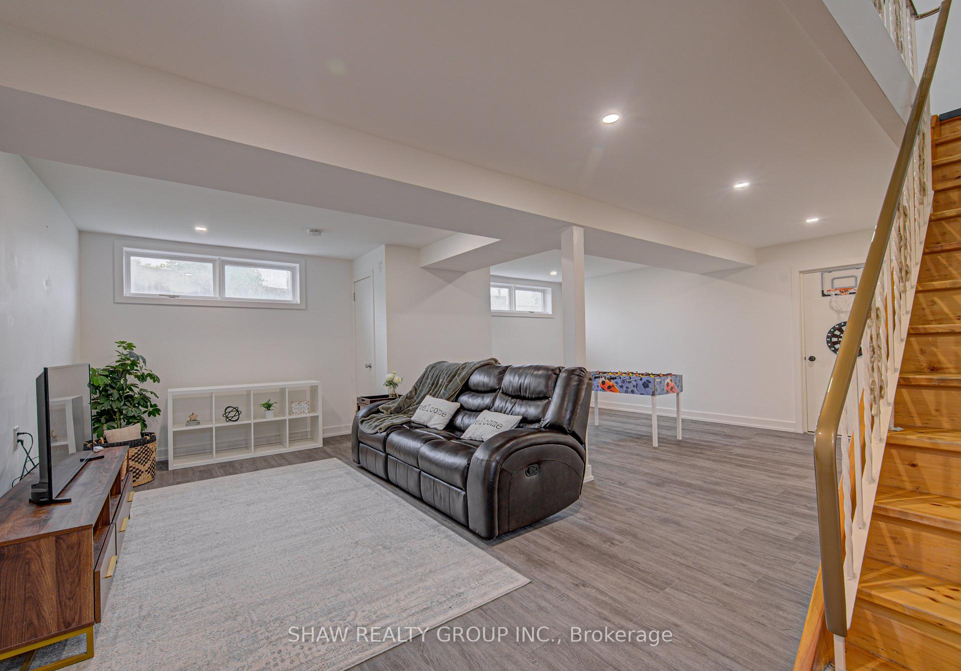 Photo 29 of 128 Pollock Avenue, Cambridge, Alison — HOMEH