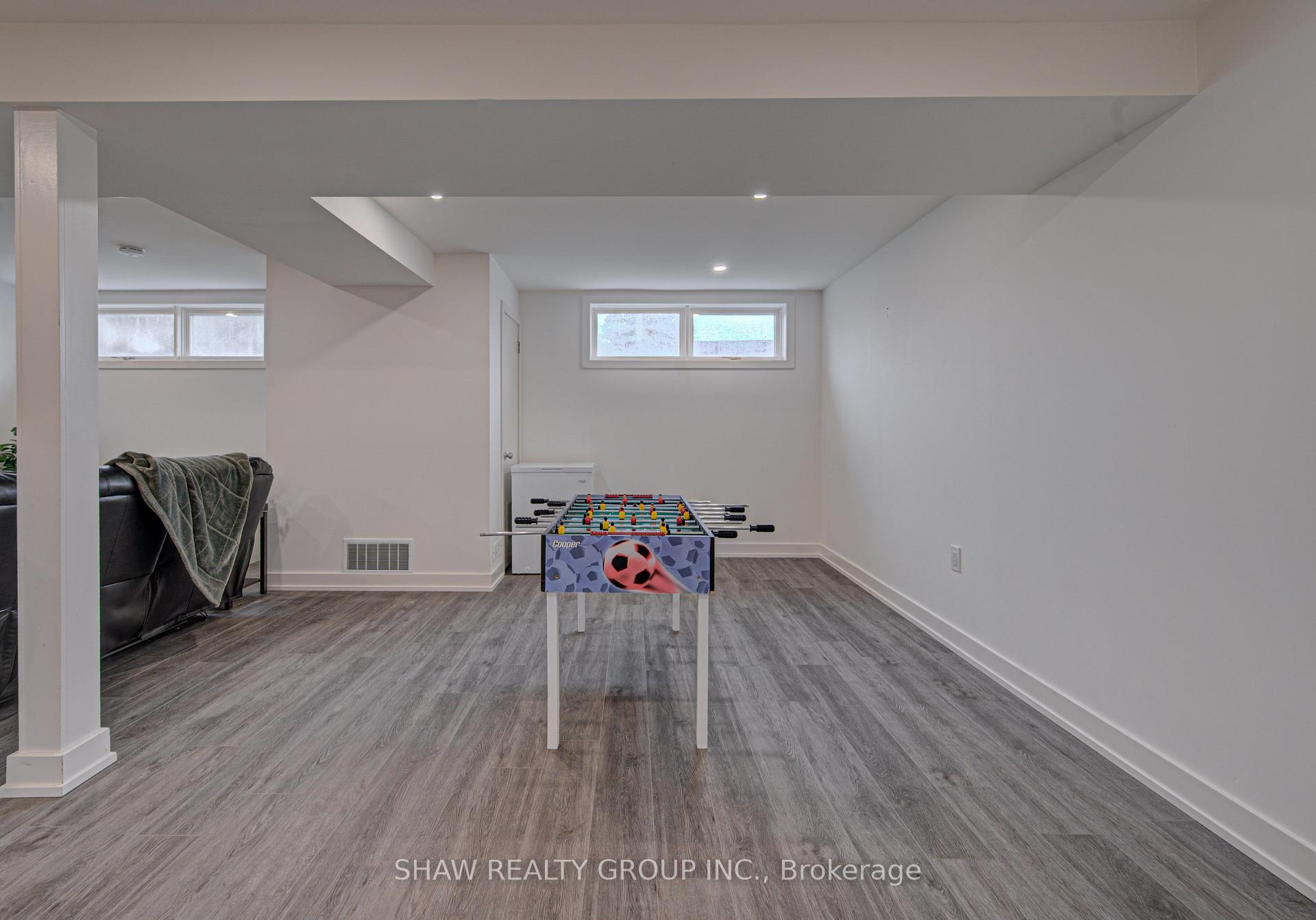 Photo 32 of 128 Pollock Avenue, Cambridge, Alison — HOMEH