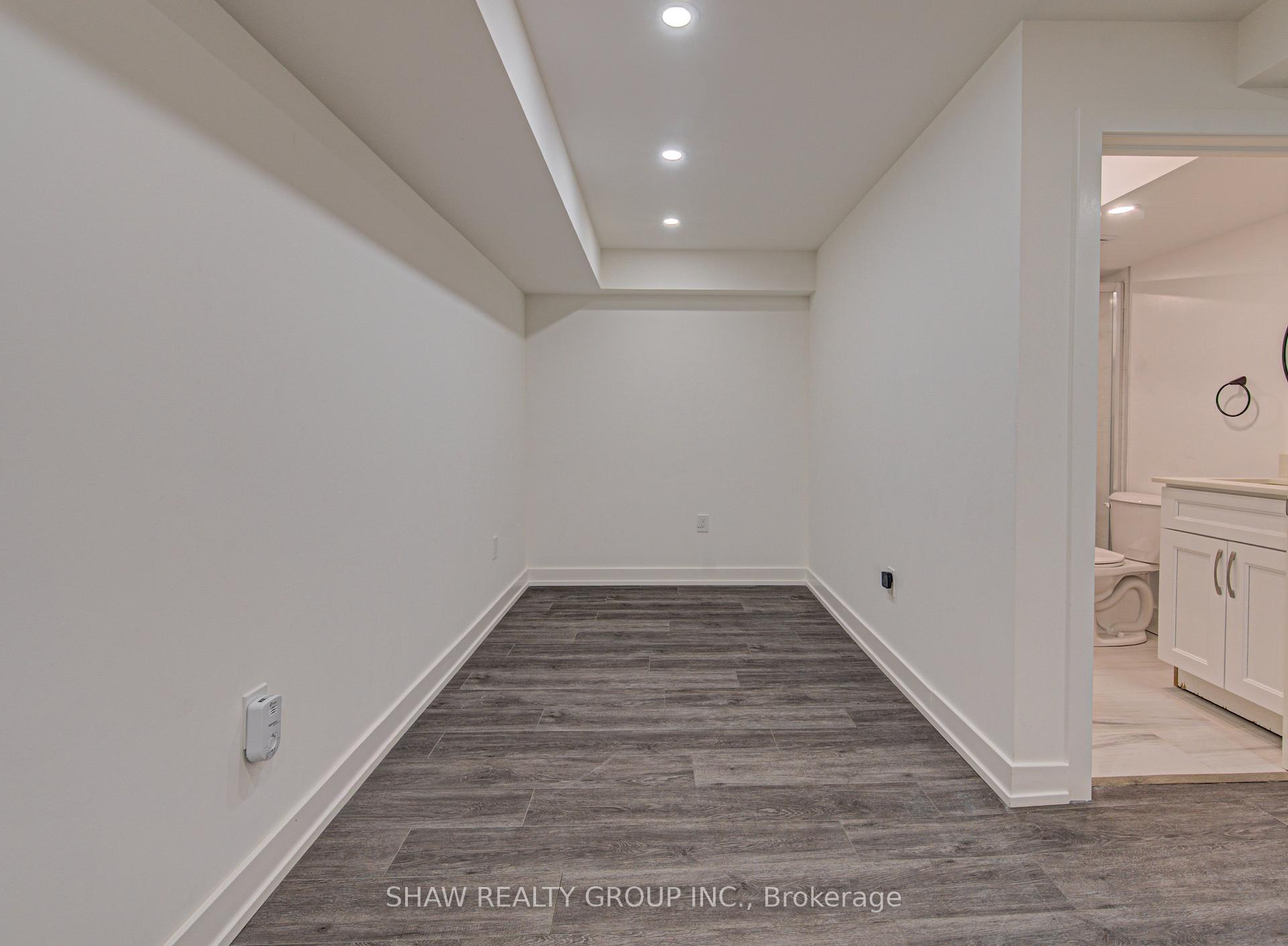Photo 38 of 128 Pollock Avenue, Cambridge, Alison — HOMEH