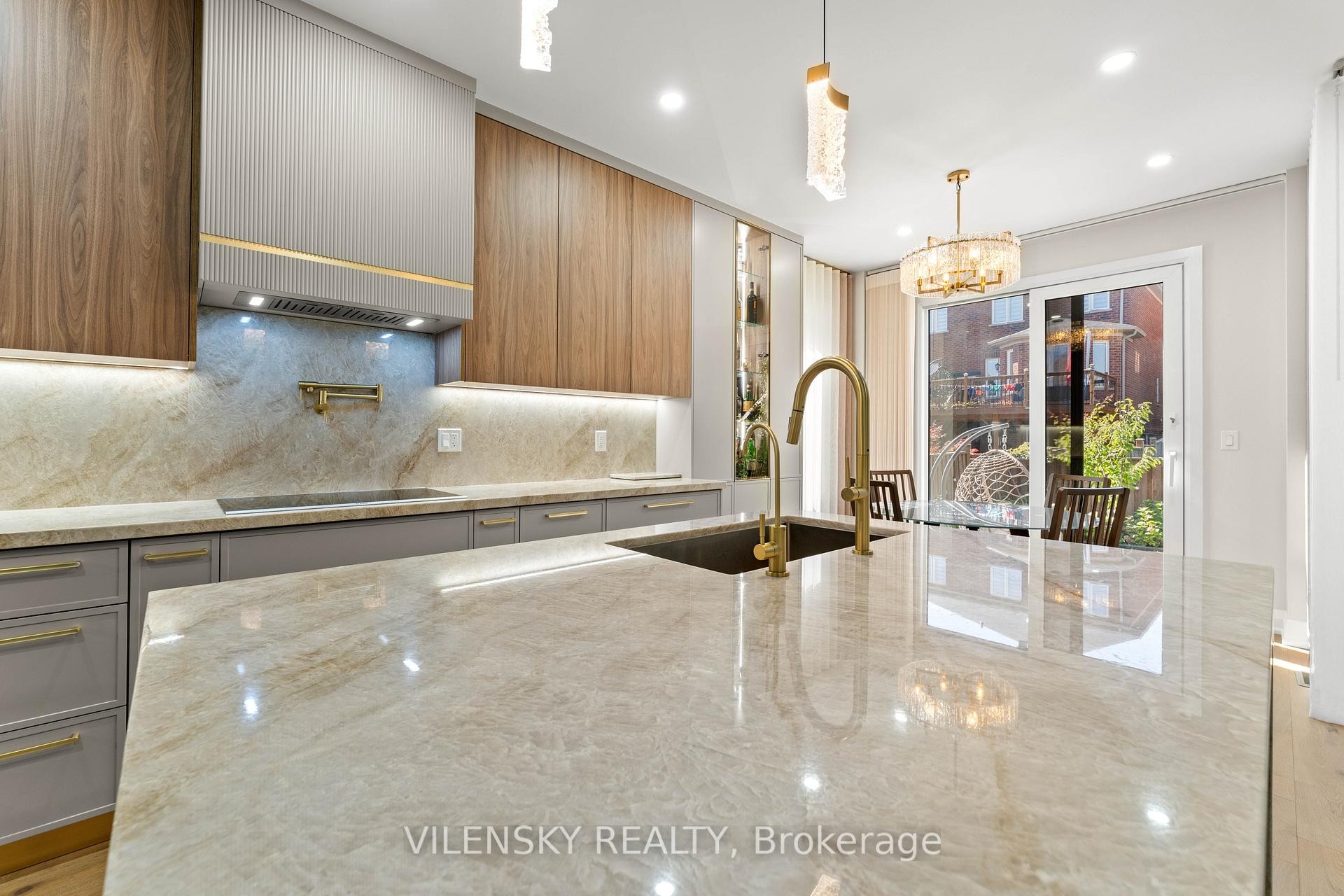 Photo 13 of 68 Alex Black Street, Vaughan, Patterson — HOMEH