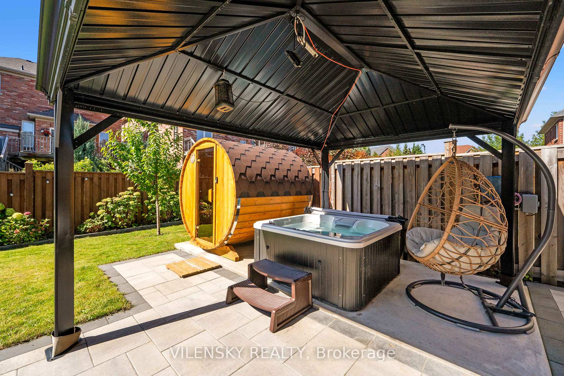 Photo 42 of 68 Alex Black Street, Vaughan, Patterson — HOMEH