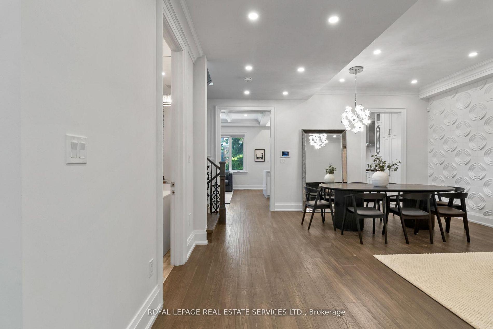 Photo 3 of 5 Kirk Bradden Road W, Etobicoke, Stonegate-Queensway — HOMEH