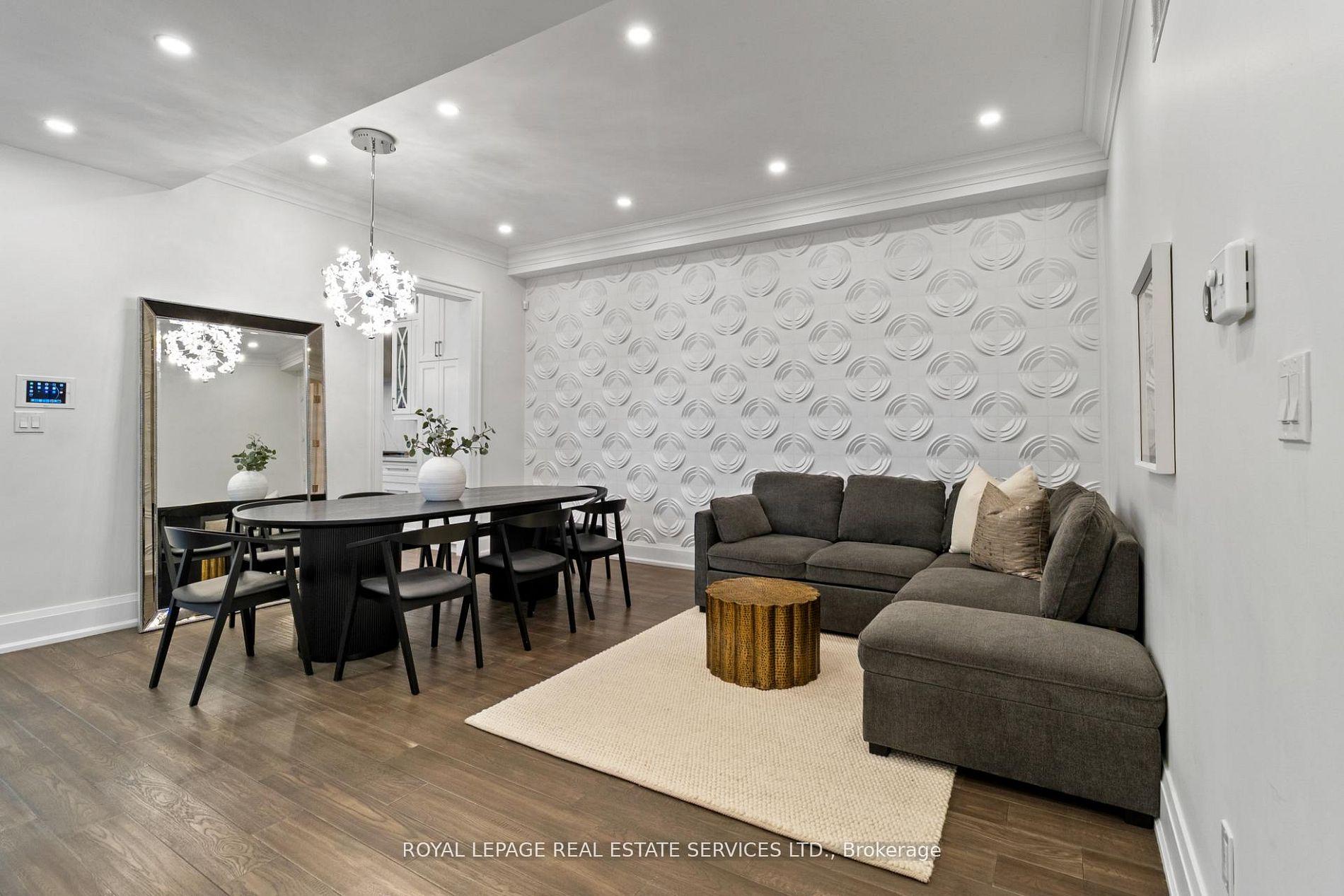 Photo 4 of 5 Kirk Bradden Road W, Etobicoke, Stonegate-Queensway — HOMEH