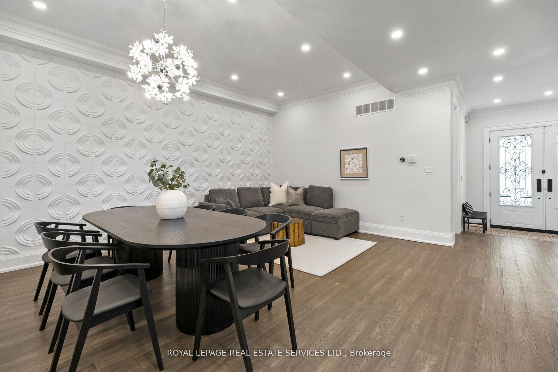 Photo 5 of 5 Kirk Bradden Road W, Etobicoke, Stonegate-Queensway — HOMEH