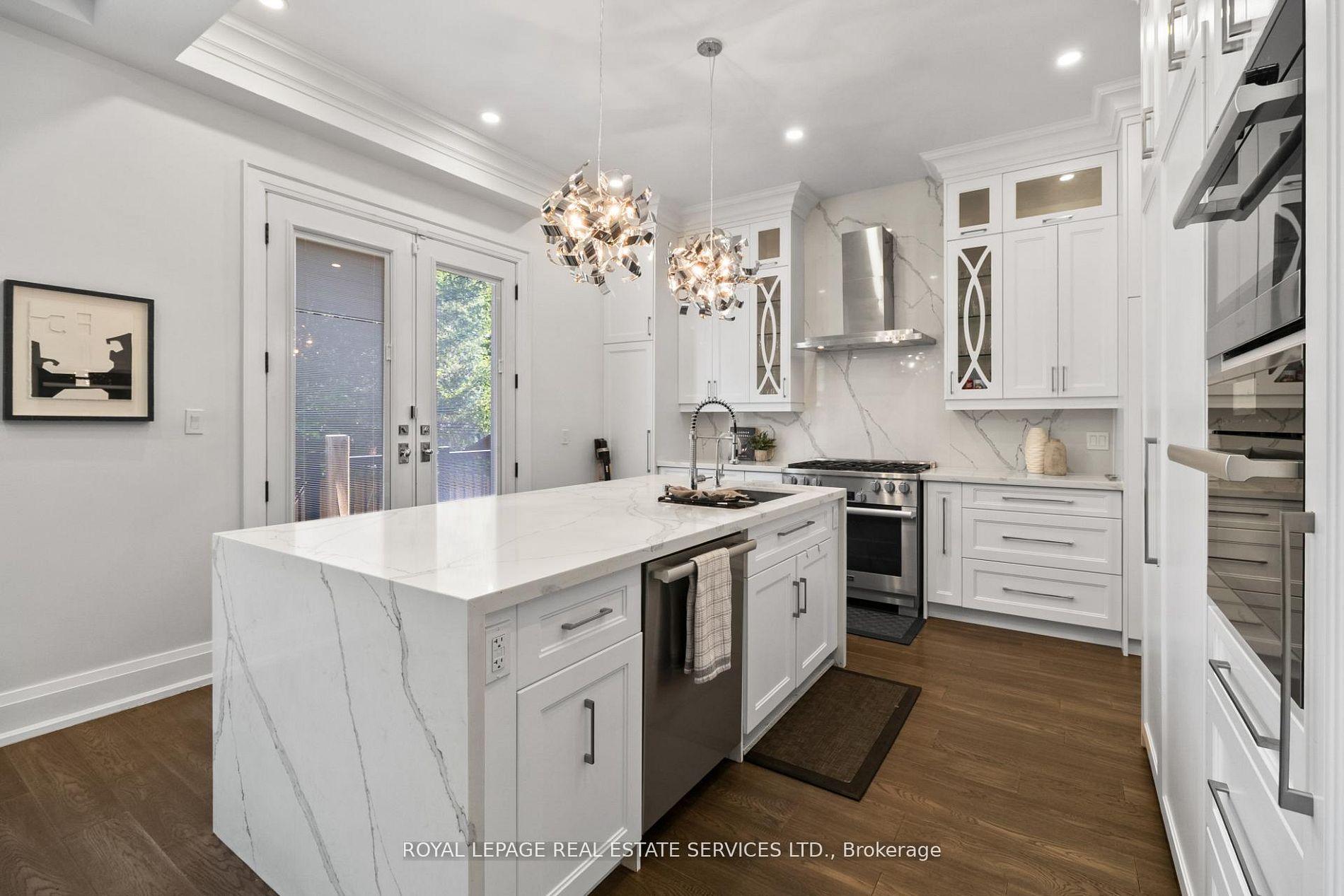 Photo 12 of 5 Kirk Bradden Road W, Etobicoke, Stonegate-Queensway — HOMEH
