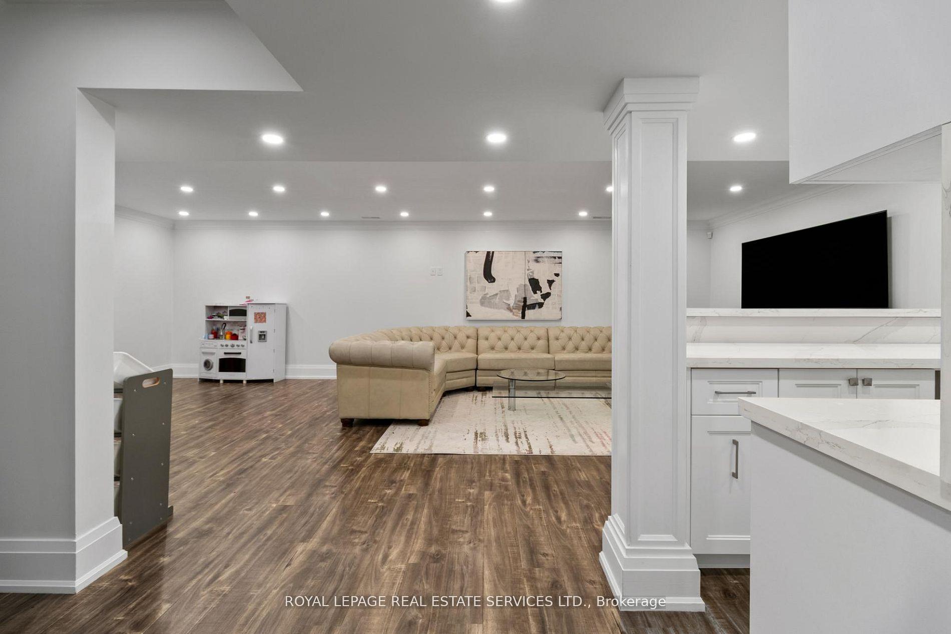 Photo 31 of 5 Kirk Bradden Road W, Etobicoke, Stonegate-Queensway — HOMEH
