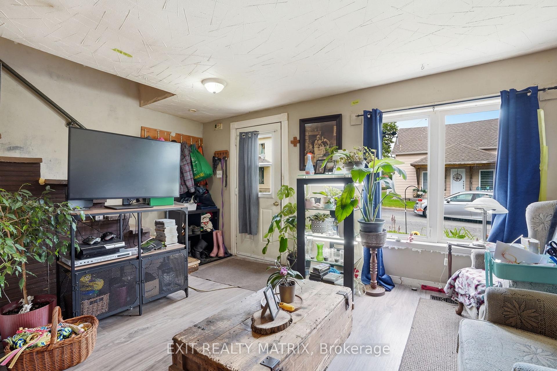 Photo 7 of 10 Peter Street, Champlain, L'Orignal — HOMEH