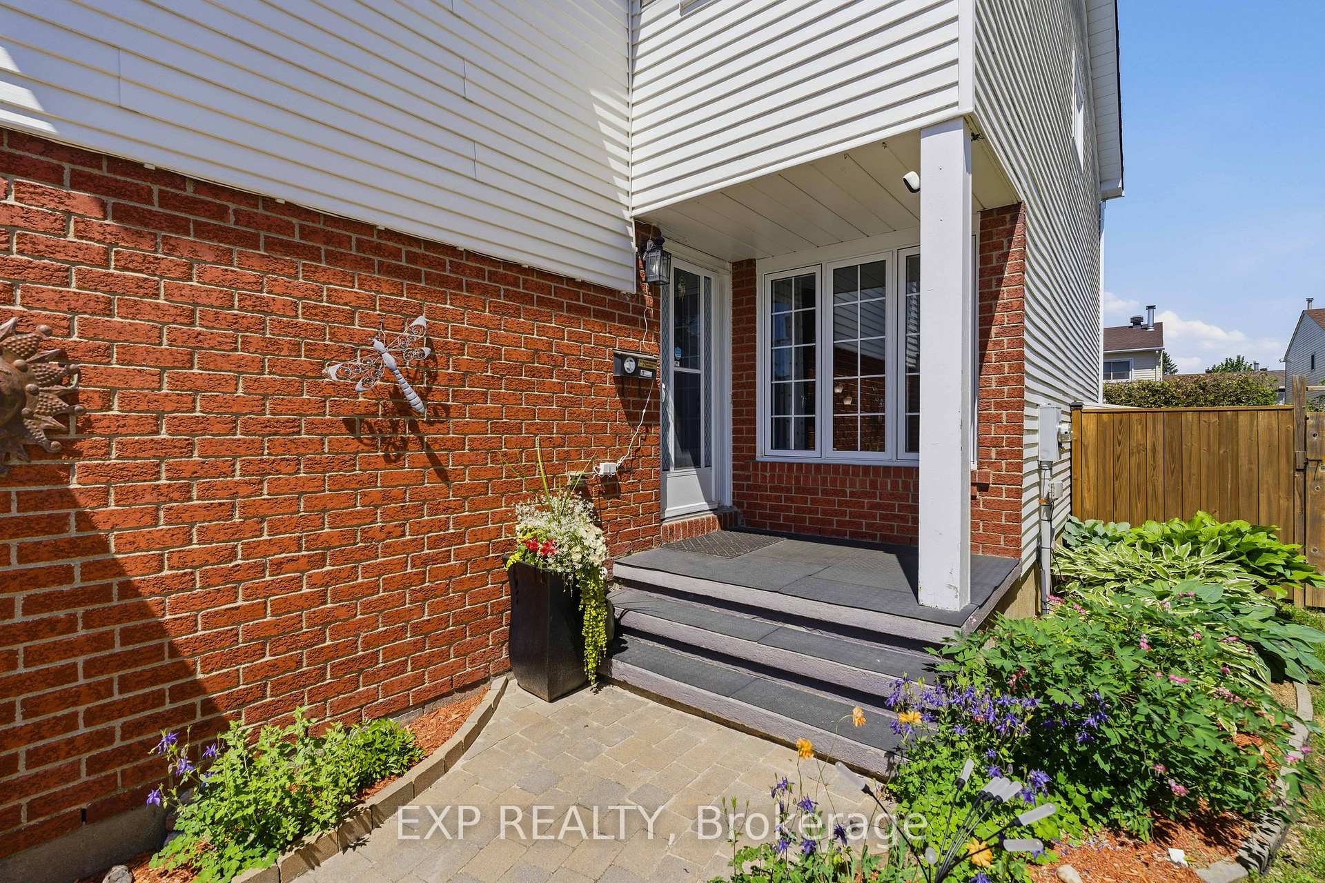 Photo 3 of 129 Pimprenelle Terrace, Ottawa, Queenswood Heights South — HOMEH