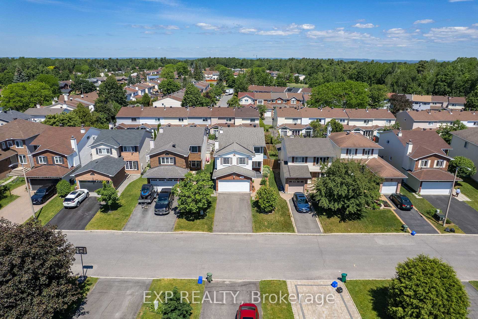 Photo 4 of 129 Pimprenelle Terrace, Ottawa, Queenswood Heights South — HOMEH