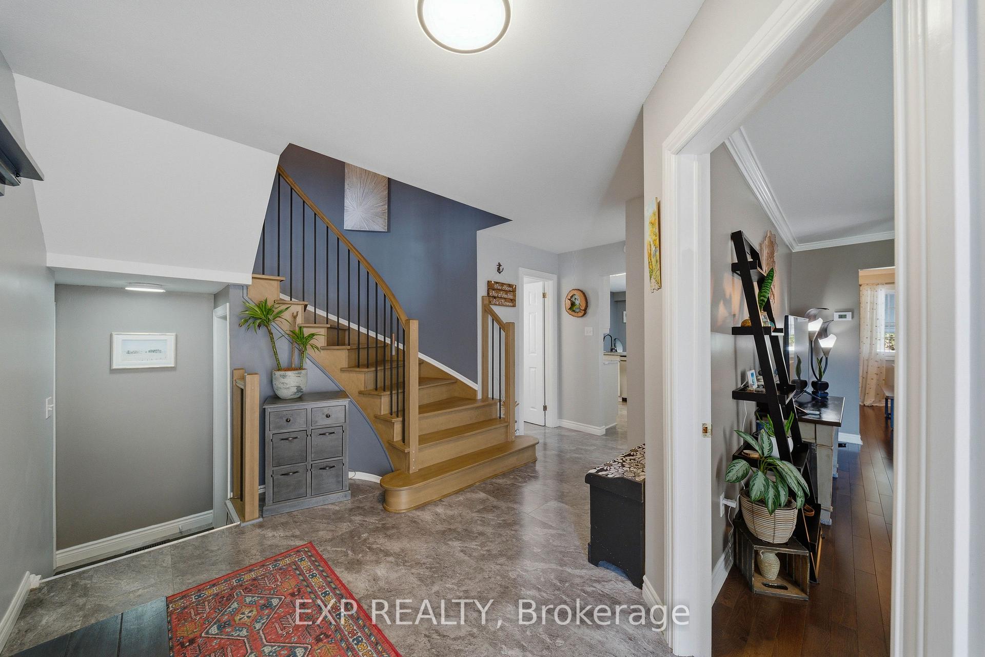 Photo 6 of 129 Pimprenelle Terrace, Ottawa, Queenswood Heights South — HOMEH
