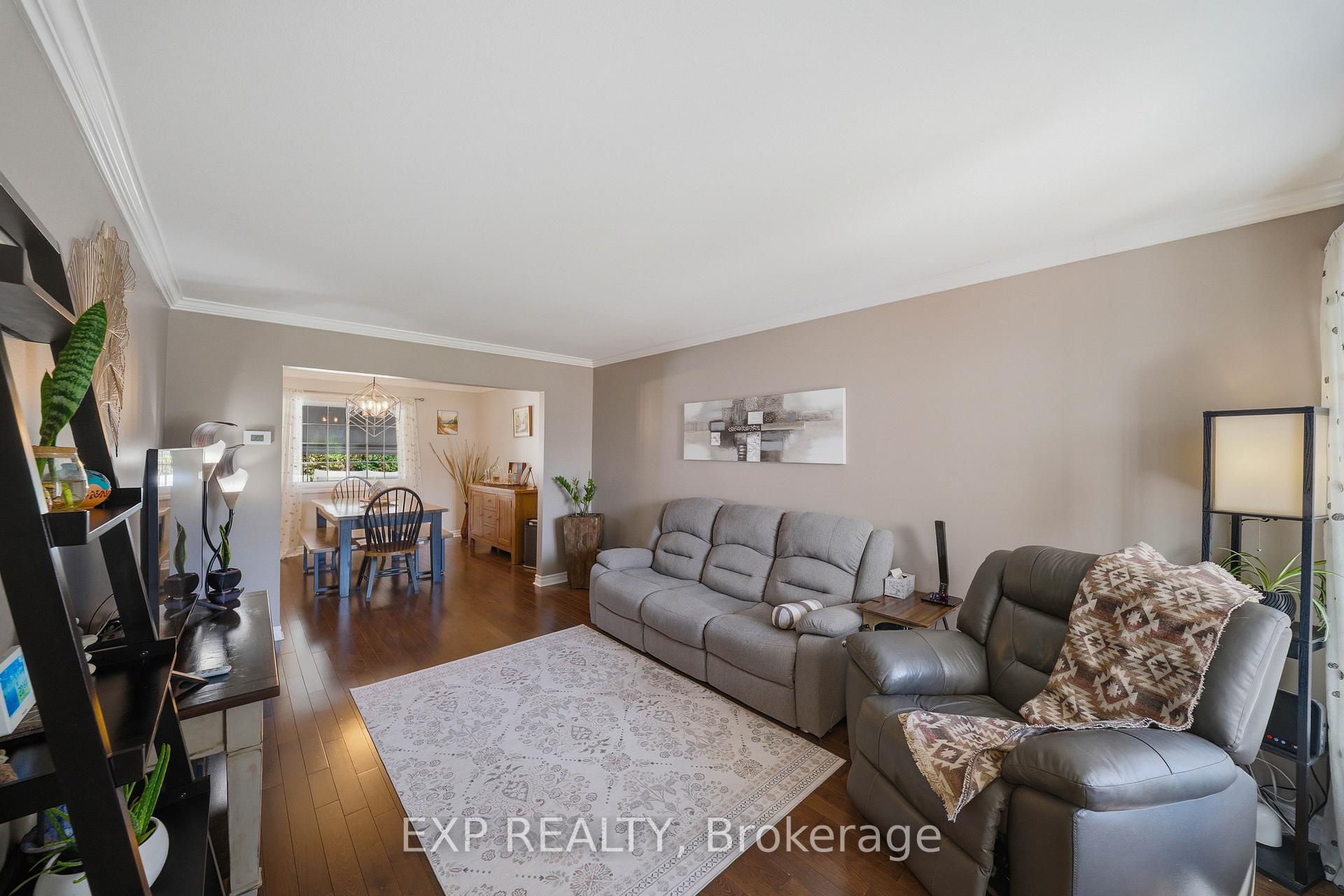 Photo 8 of 129 Pimprenelle Terrace, Ottawa, Queenswood Heights South — HOMEH