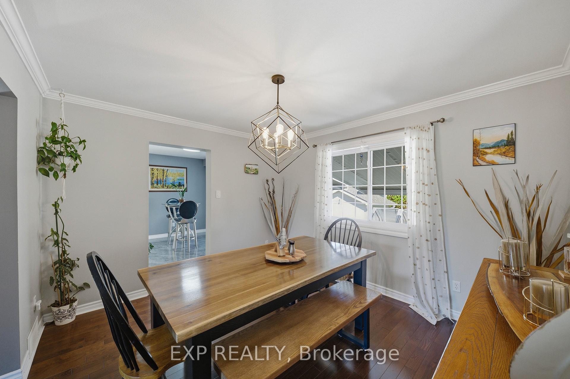 Photo 10 of 129 Pimprenelle Terrace, Ottawa, Queenswood Heights South — HOMEH
