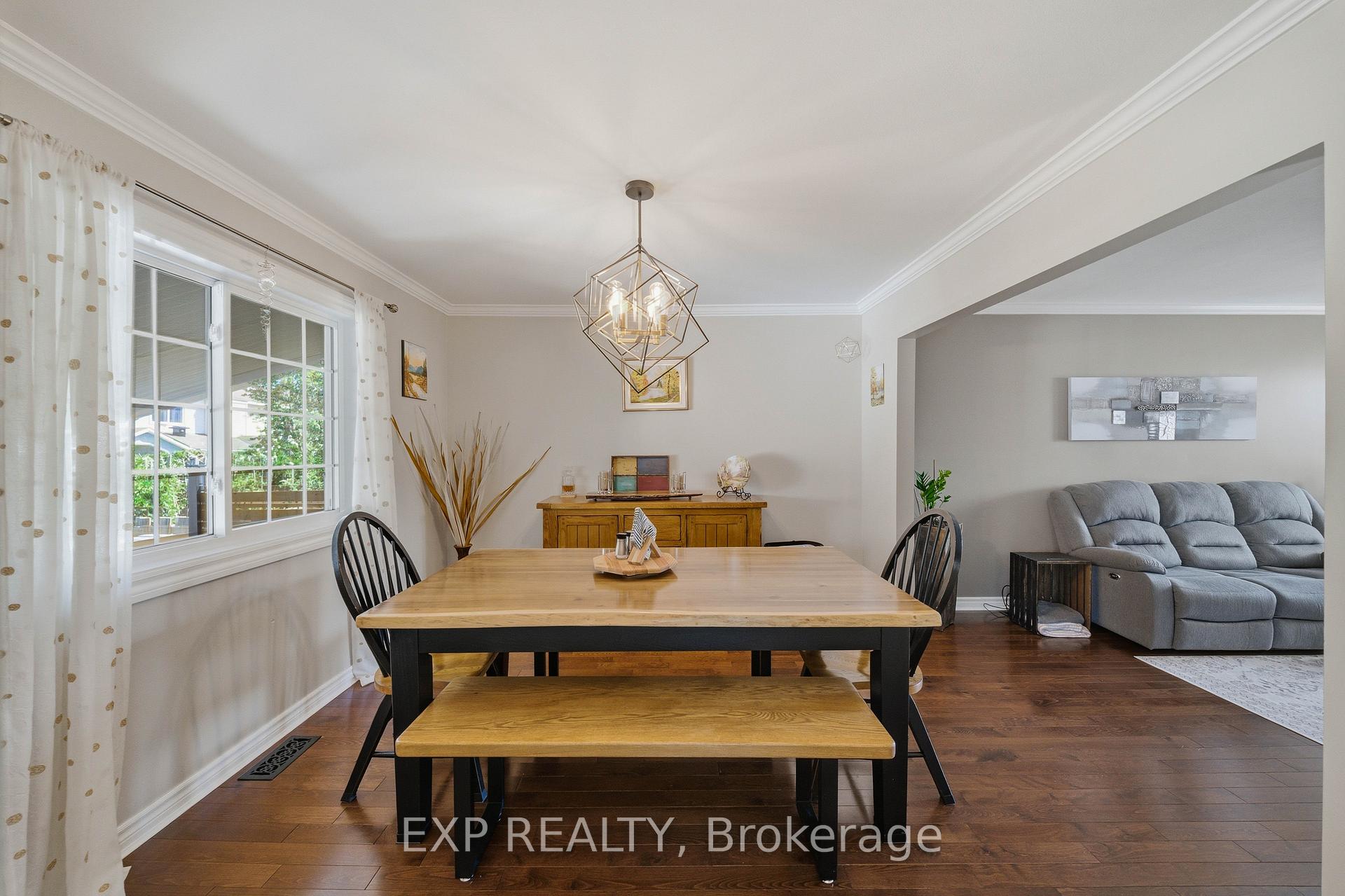 Photo 11 of 129 Pimprenelle Terrace, Ottawa, Queenswood Heights South — HOMEH