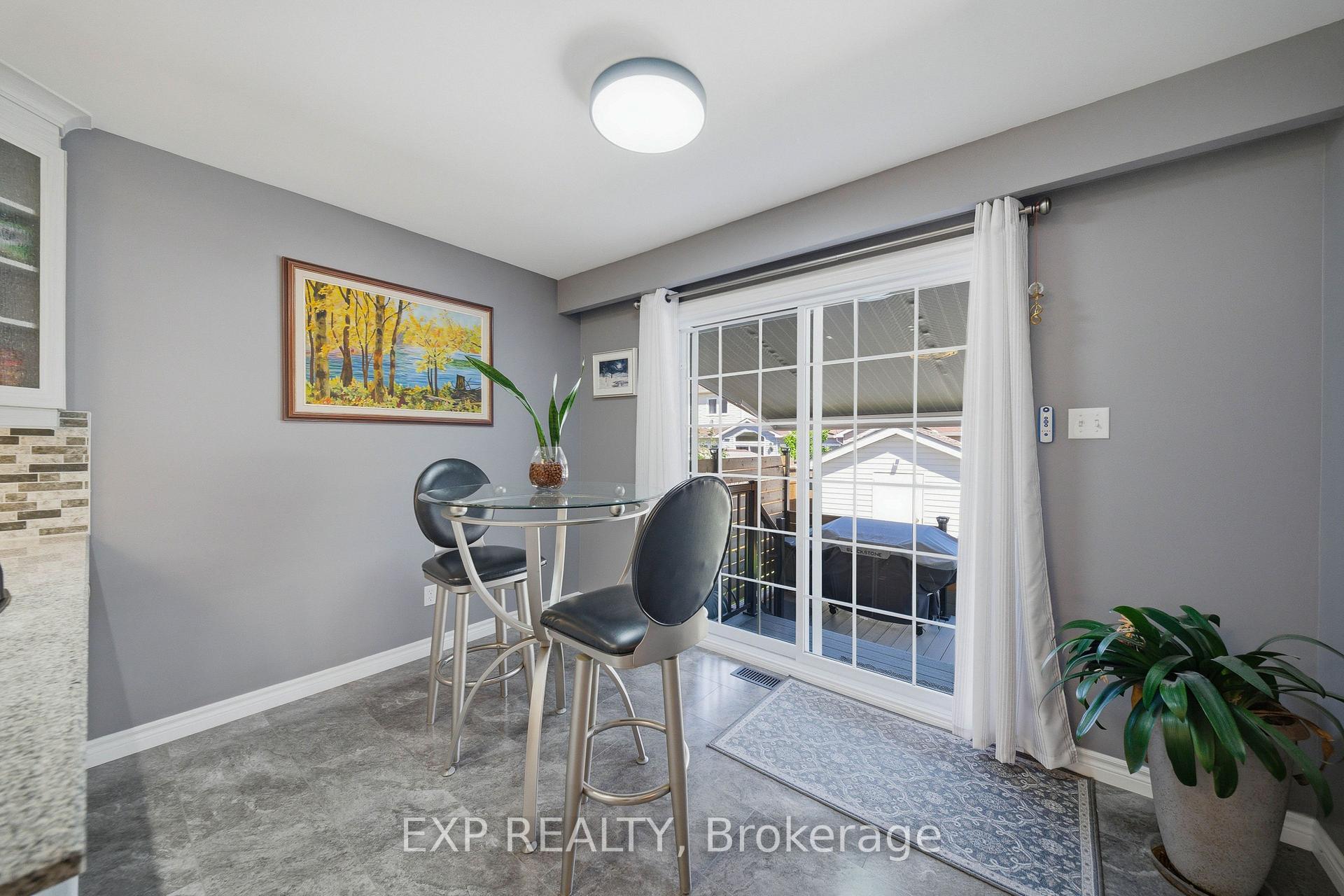 Photo 15 of 129 Pimprenelle Terrace, Ottawa, Queenswood Heights South — HOMEH