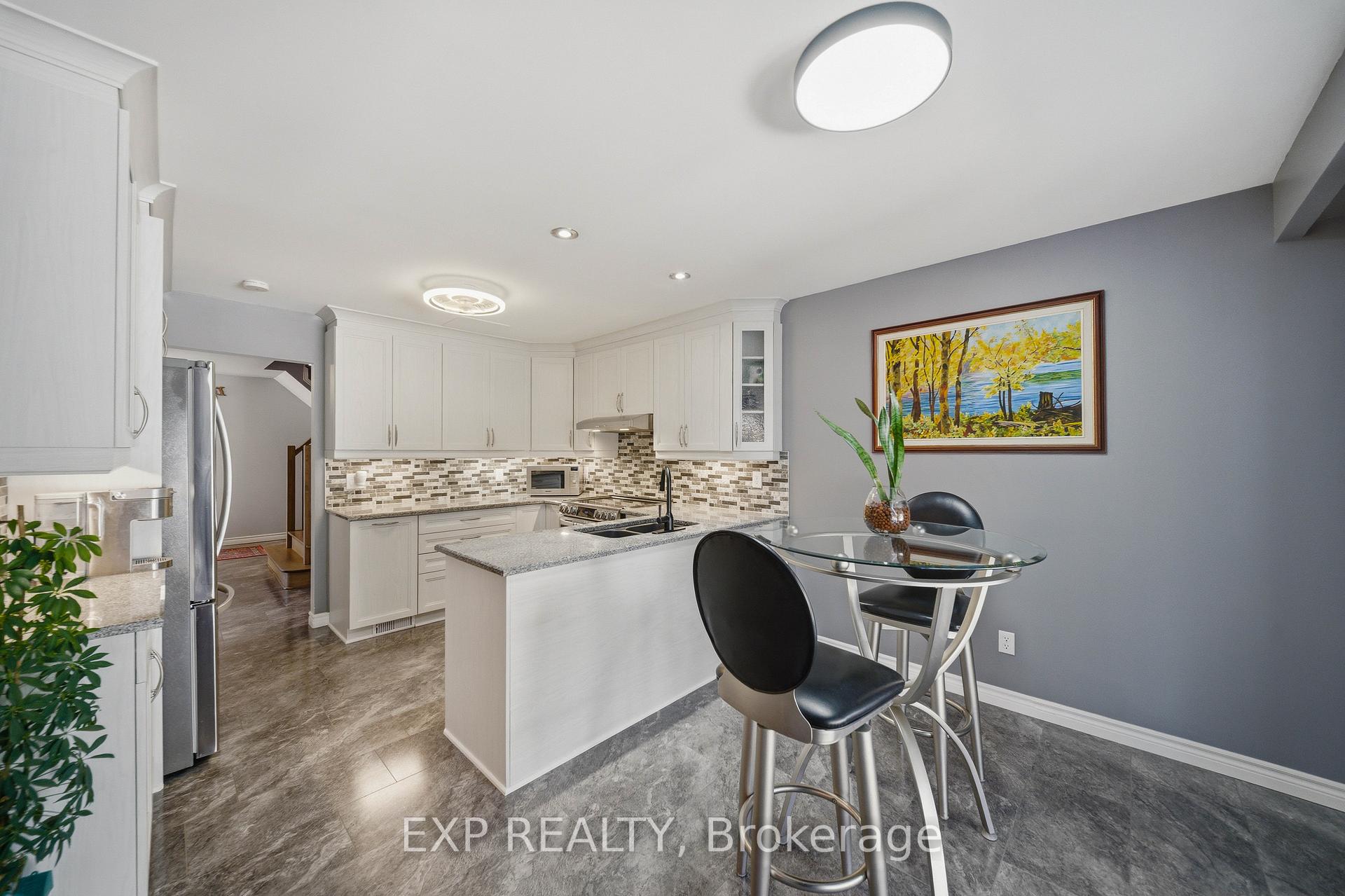 Photo 16 of 129 Pimprenelle Terrace, Ottawa, Queenswood Heights South — HOMEH