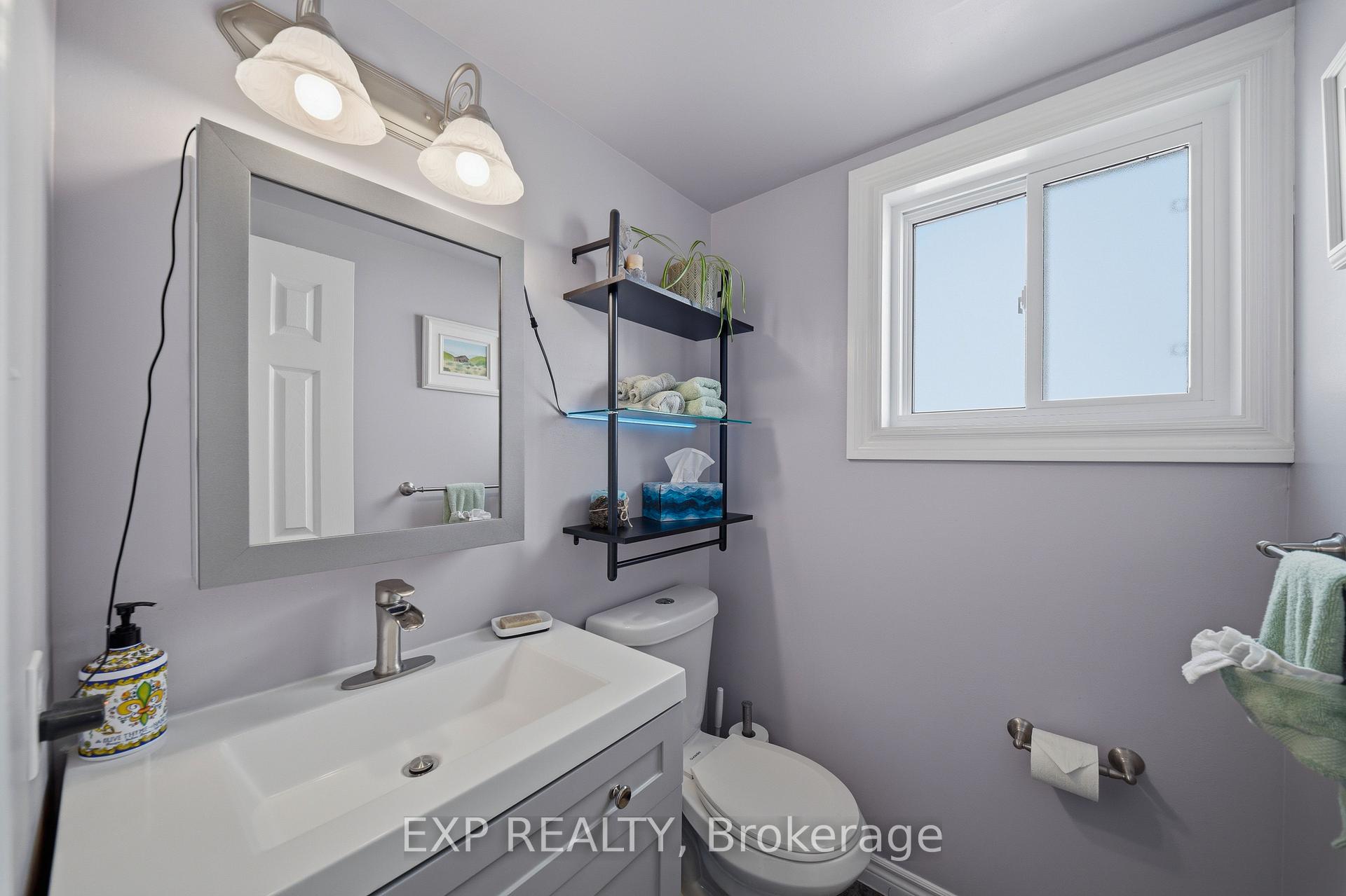 Photo 17 of 129 Pimprenelle Terrace, Ottawa, Queenswood Heights South — HOMEH