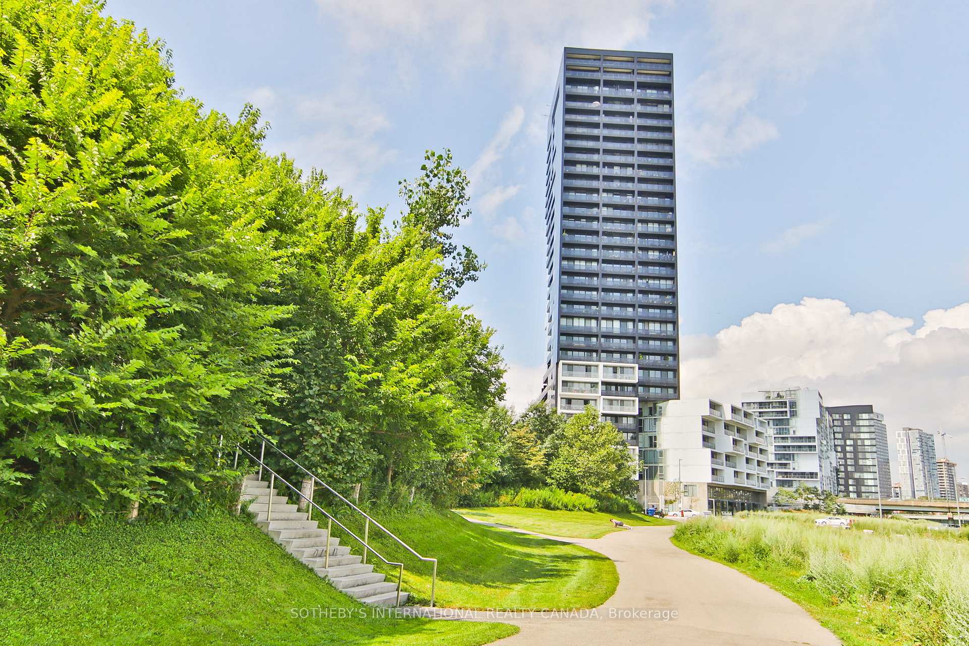 Photo 3 of Unit 820, 170 Bayview Avenue, Toronto, Moss Park — HOMEH