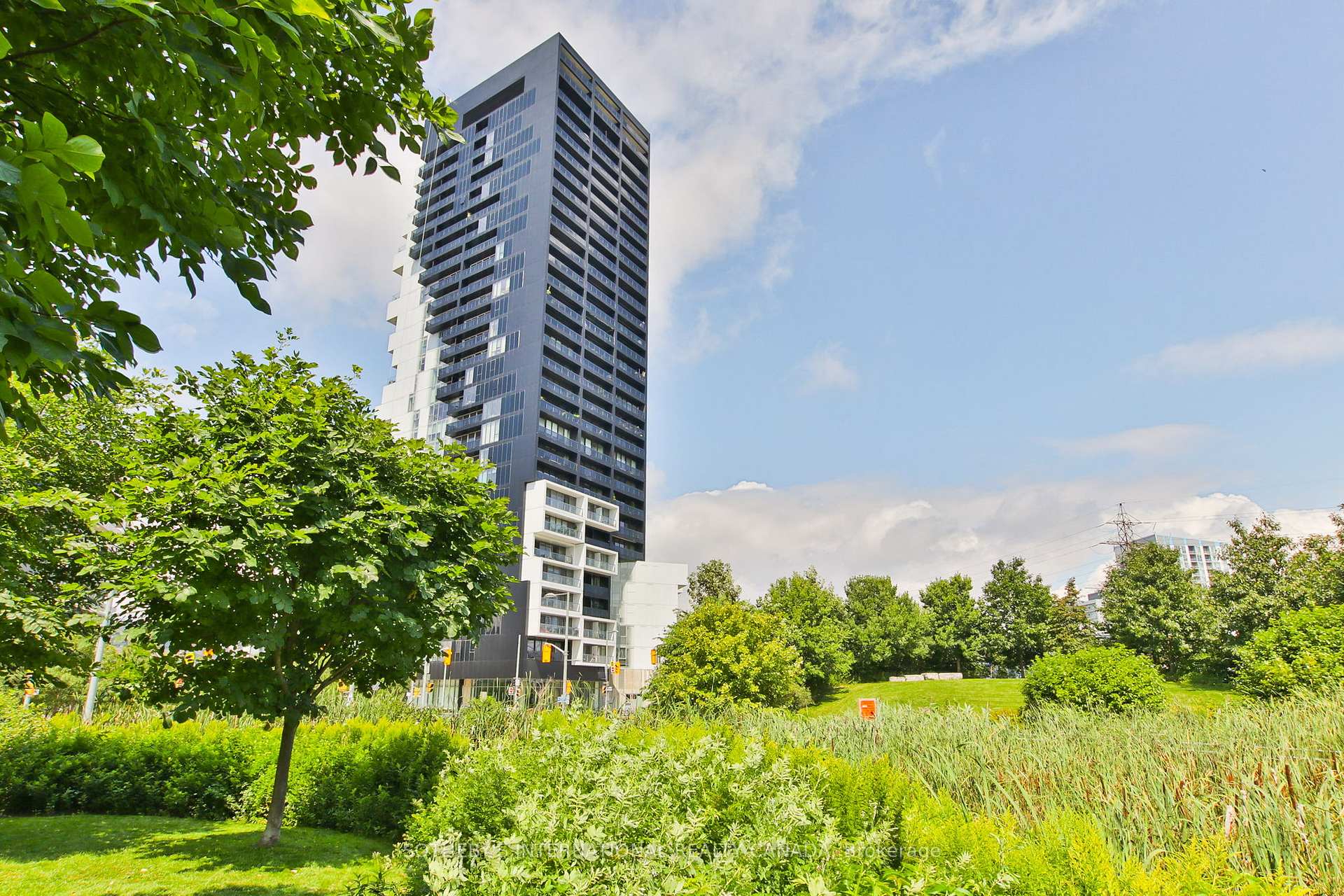 Photo 4 of Unit 820, 170 Bayview Avenue, Toronto, Moss Park — HOMEH