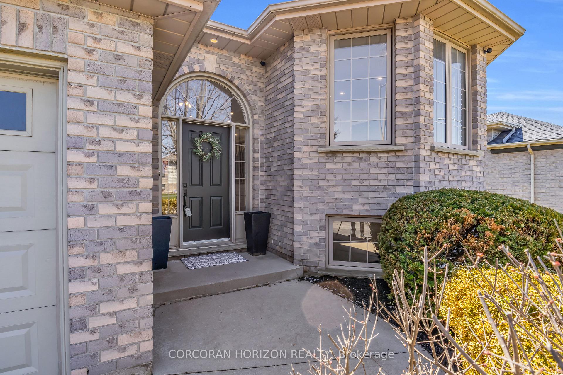 Photo 4 of 5 Bradbury Crescent, Brant, Paris — HOMEH