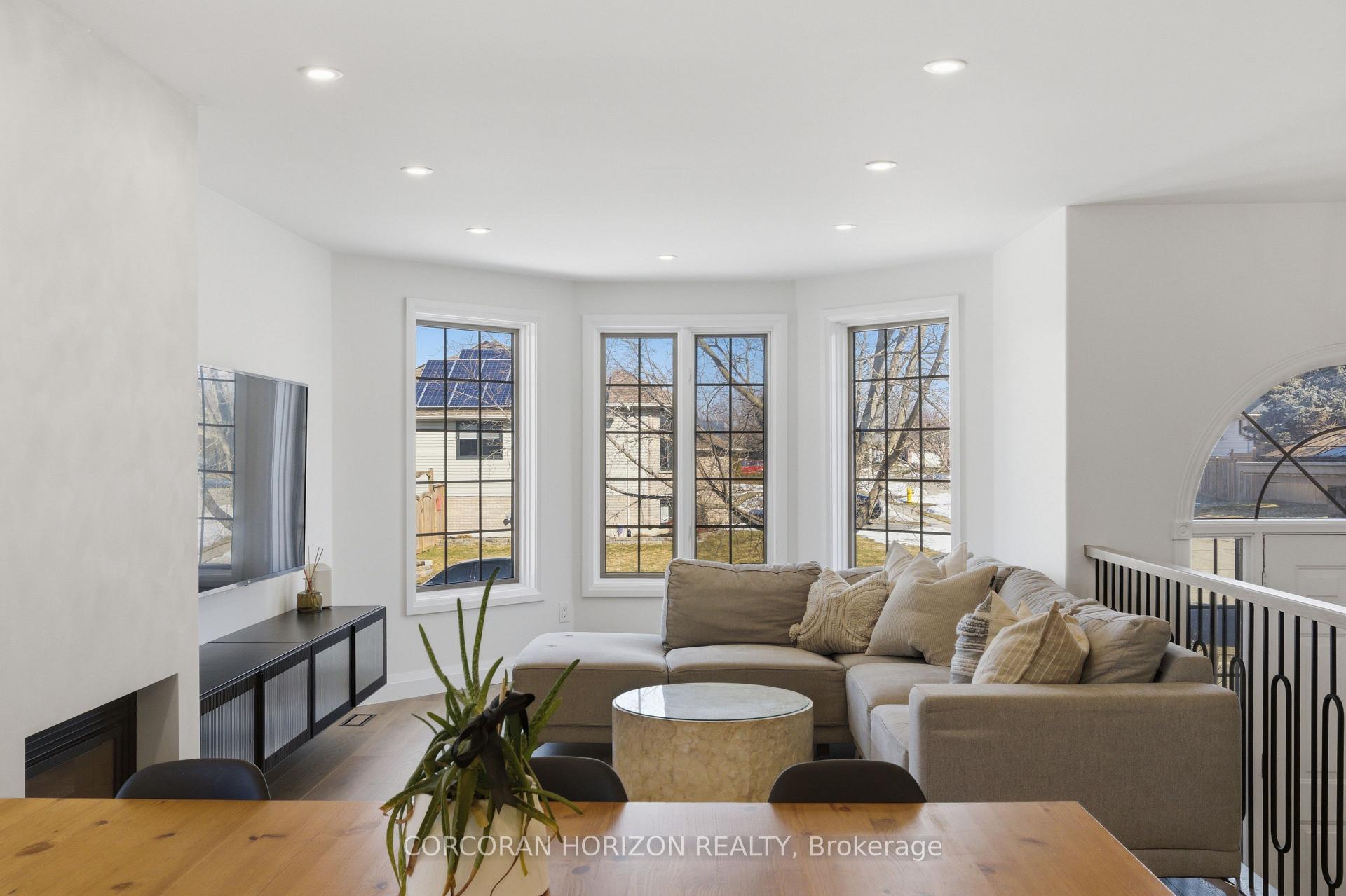 Photo 8 of 5 Bradbury Crescent, Brant, Paris — HOMEH