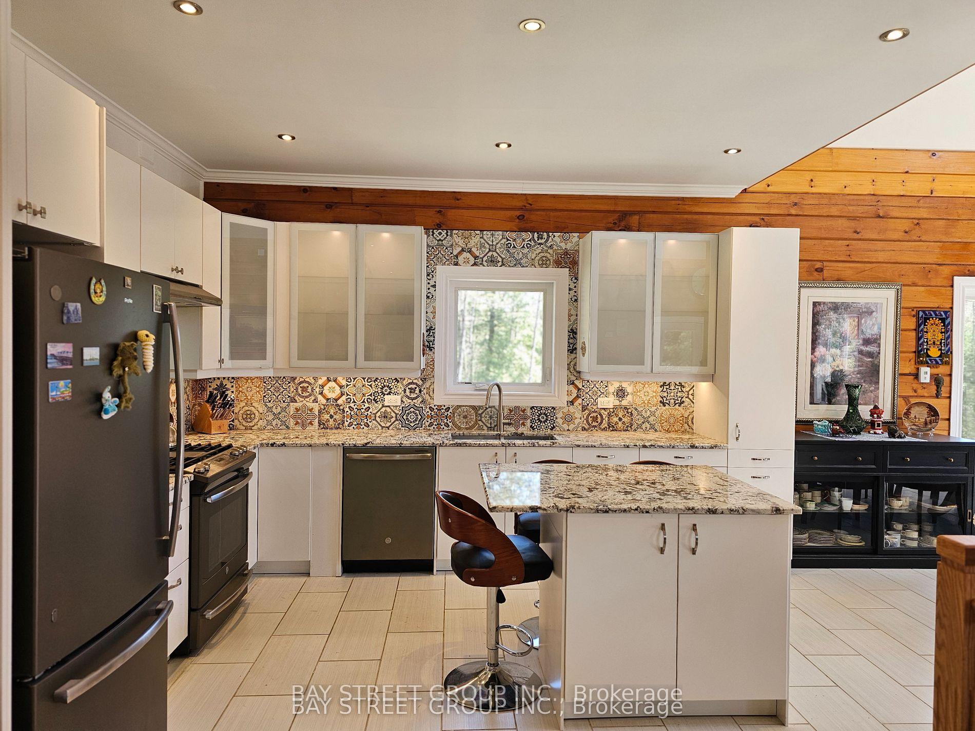 Photo 14 of 1032 Spring Lake Road, Bracebridge, Draper — HOMEH