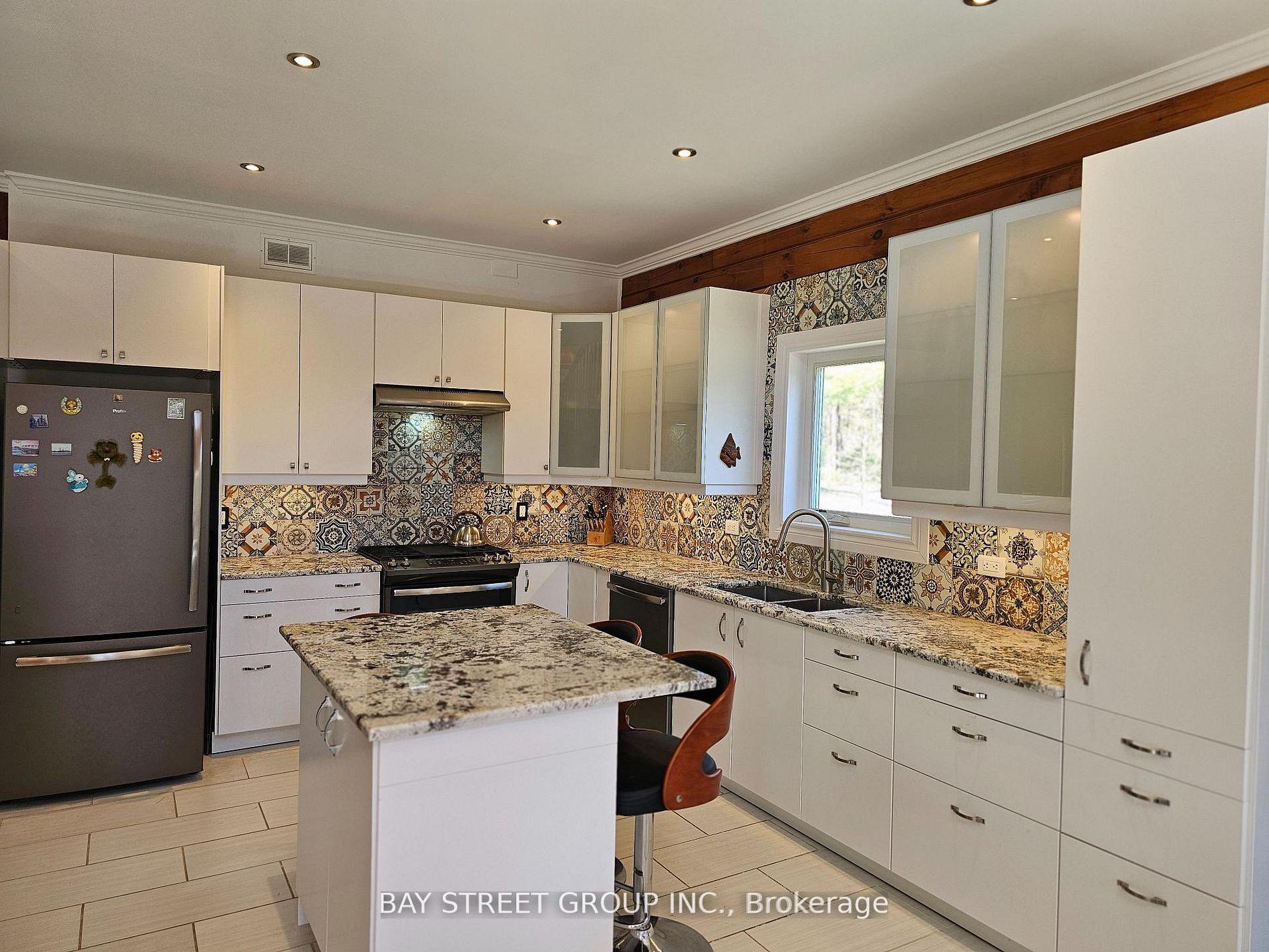 Photo 15 of 1032 Spring Lake Road, Bracebridge, Draper — HOMEH
