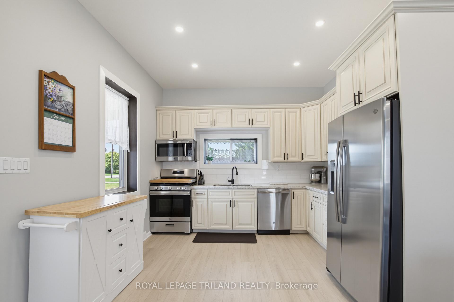 Photo 4 of 260 Graham Street, West Elgin, West Lorne — HOMEH