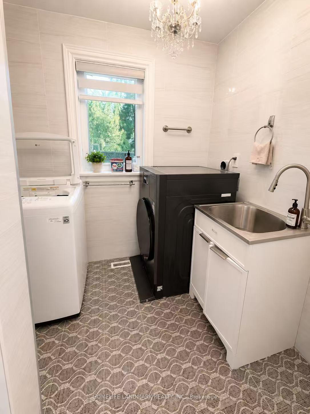 Photo 21 of Unit upper floor, 109 Main Street, Markham, Unionville — HOMEH