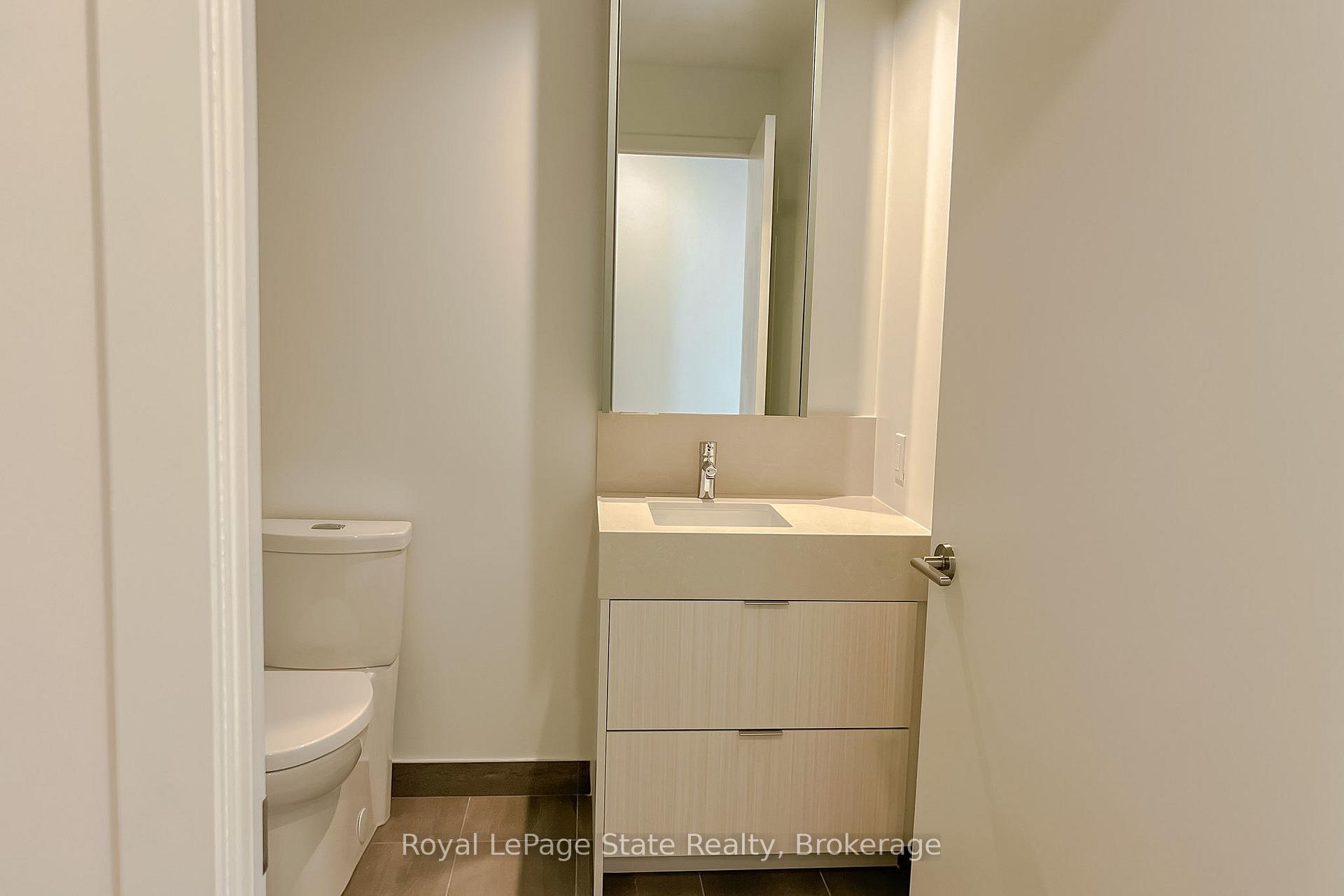 Photo 11 of 10 Flavelle Trail, Vaughan, Steeles West Industrial — HOMEH