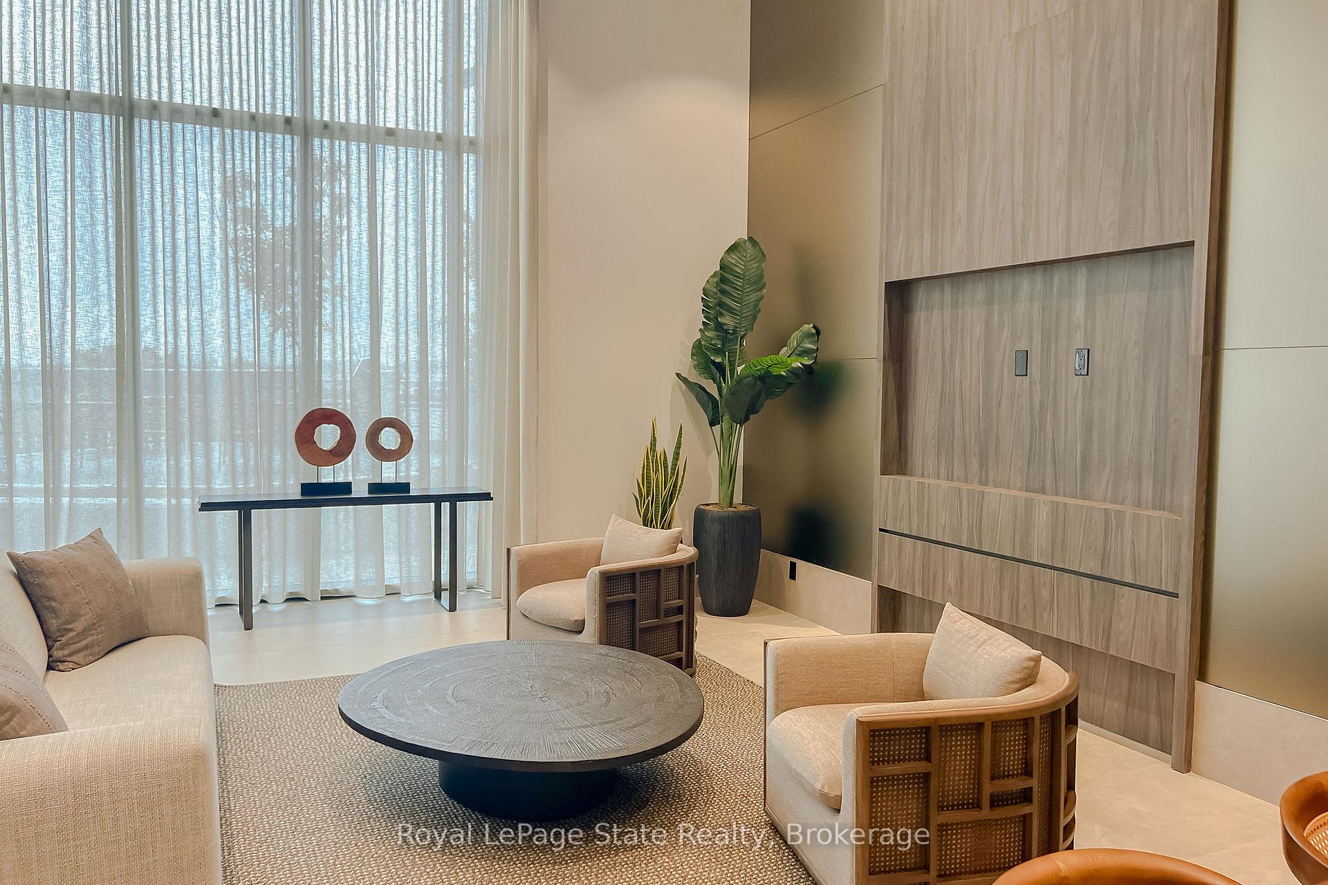 Photo 22 of 10 Flavelle Trail, Vaughan, Steeles West Industrial — HOMEH