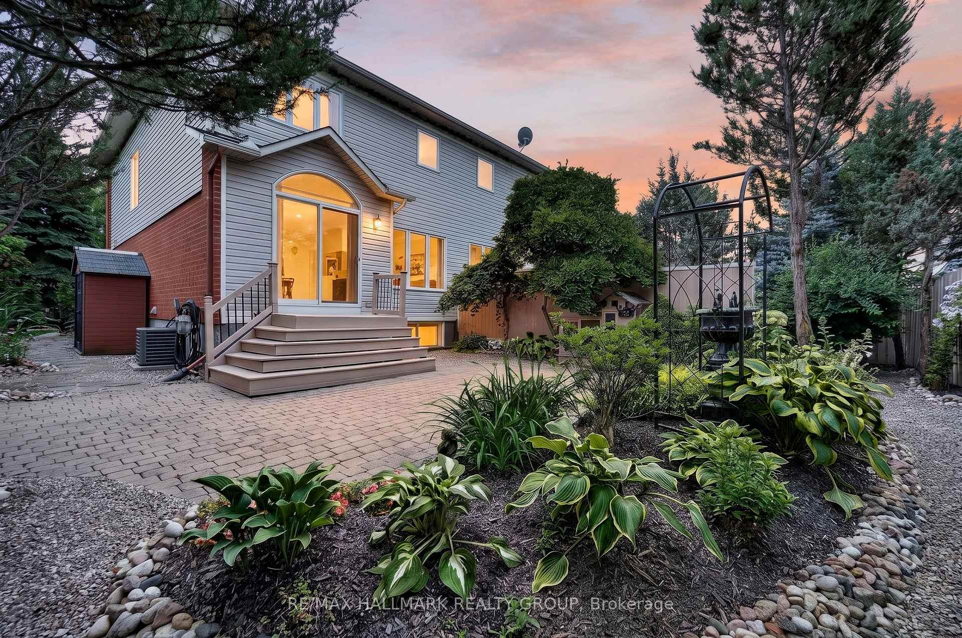 Photo 2 of 615 Aquaview Drive, Ottawa, Avalon East — HOMEH