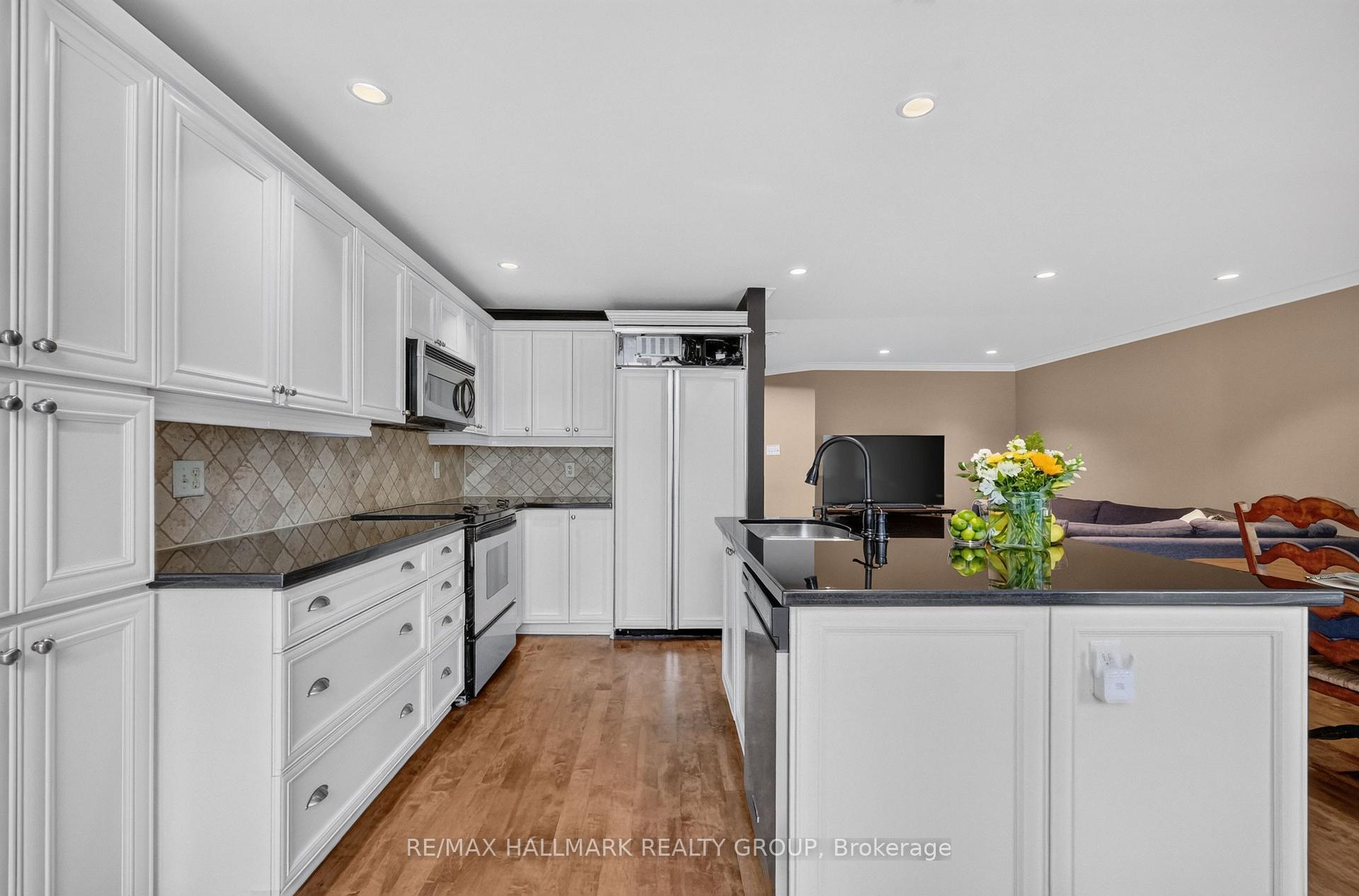 Photo 10 of 615 Aquaview Drive, Ottawa, Avalon East — HOMEH
