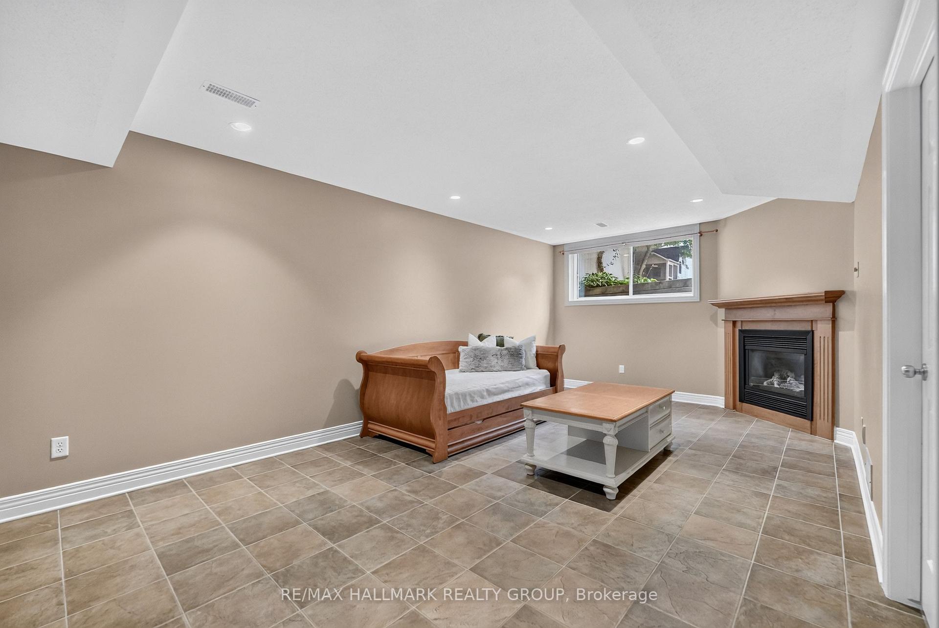 Photo 25 of 615 Aquaview Drive, Ottawa, Avalon East — HOMEH