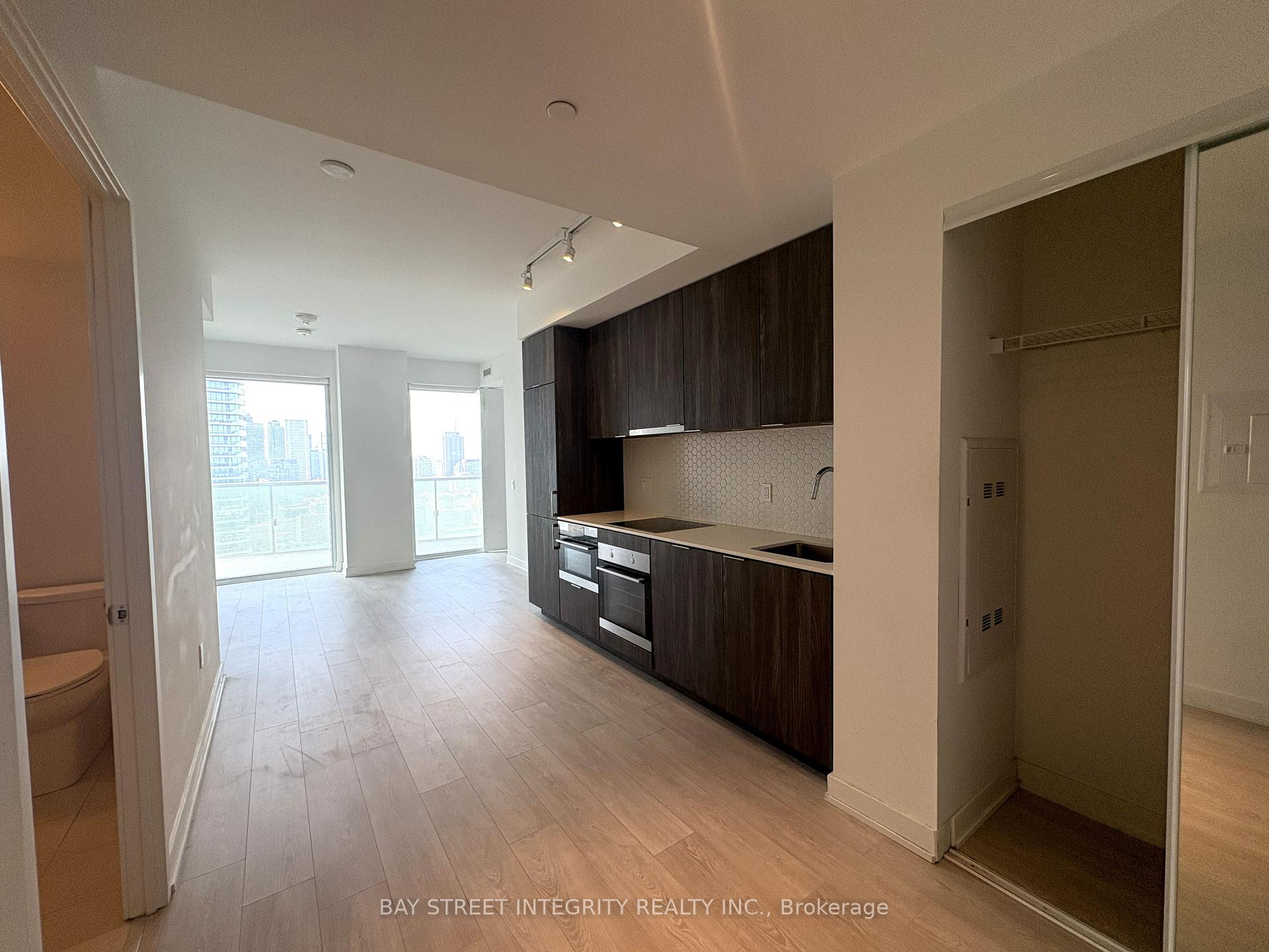 Photo 6 of Unit 2708, 15 Queens Quay E, Toronto, Waterfront Communities — HOMEH