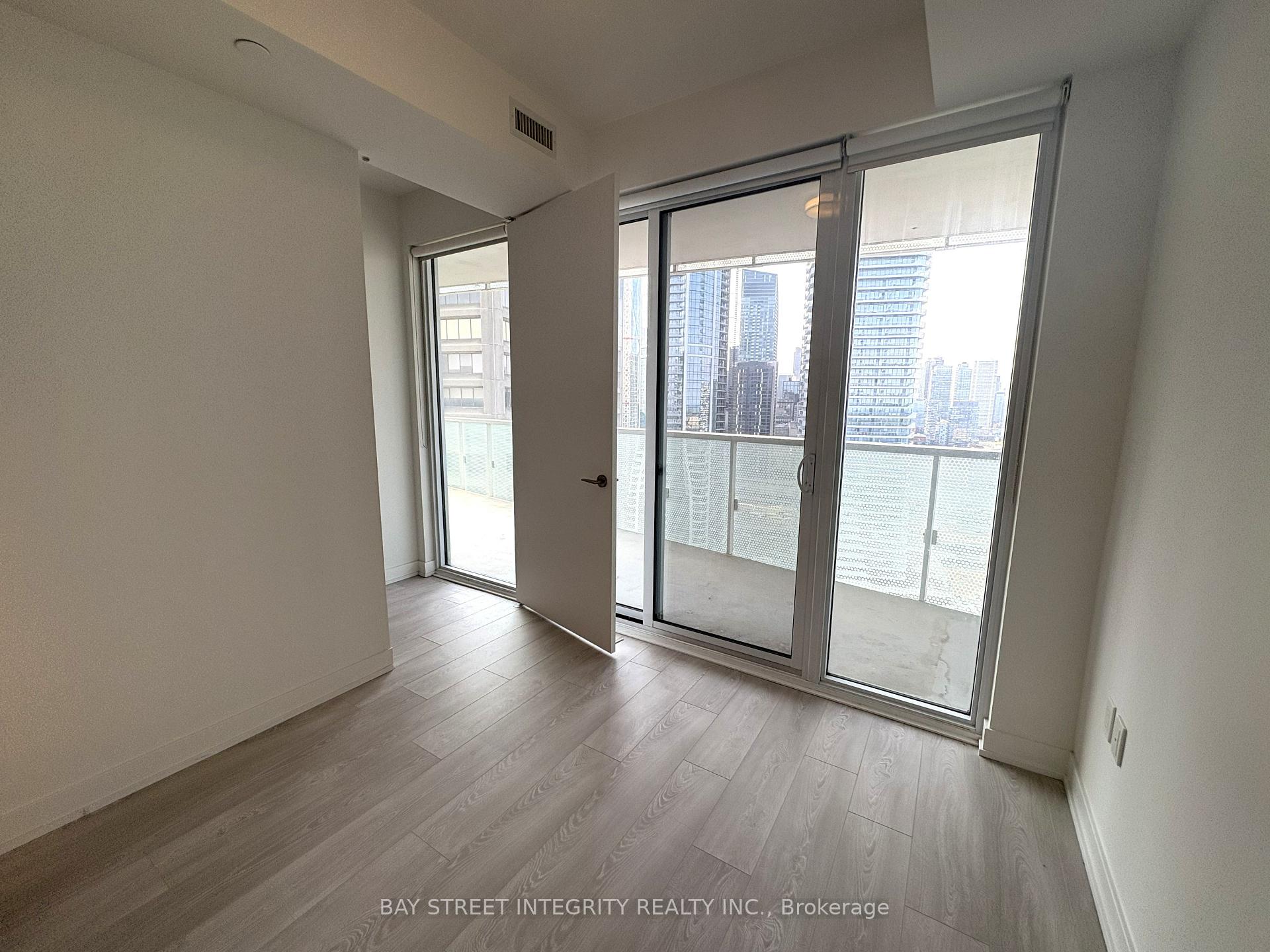 Photo 13 of Unit 2708, 15 Queens Quay E, Toronto, Waterfront Communities — HOMEH