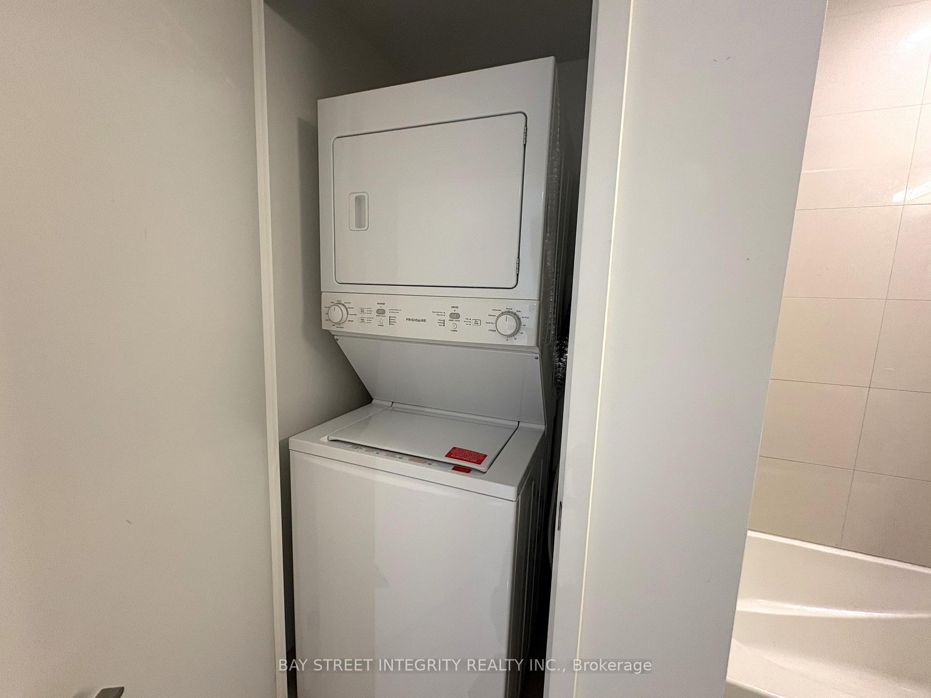 Photo 17 of Unit 2708, 15 Queens Quay E, Toronto, Waterfront Communities — HOMEH