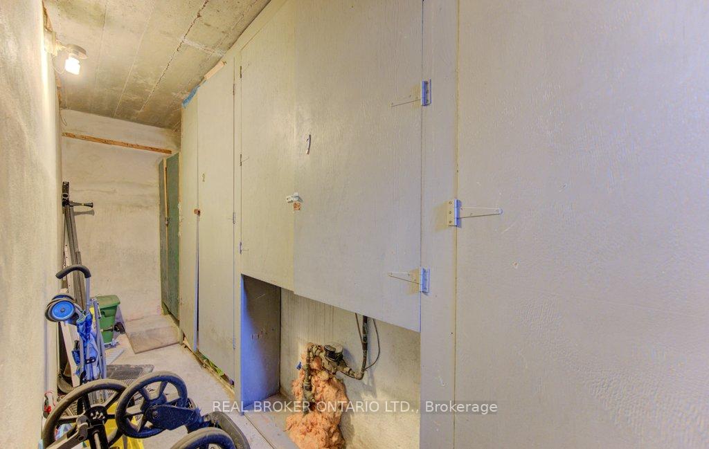 Photo 5 of 109 Eton Drive, Kitchener, Heritage Park/Rosemount — HOMEH