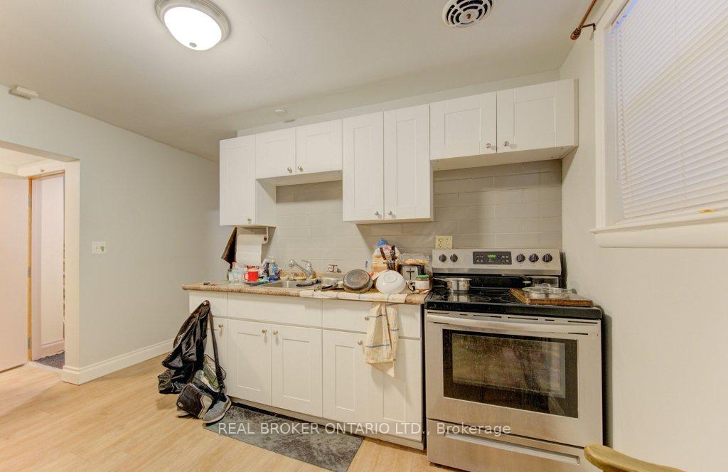 Photo 9 of 109 Eton Drive, Kitchener, Heritage Park/Rosemount — HOMEH