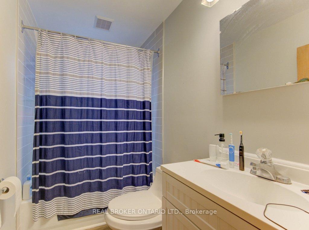 Photo 13 of 109 Eton Drive, Kitchener, Heritage Park/Rosemount — HOMEH