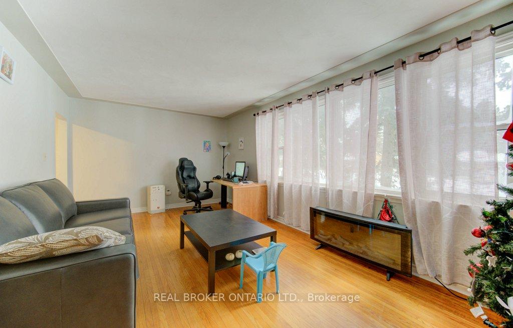 Photo 16 of 109 Eton Drive, Kitchener, Heritage Park/Rosemount — HOMEH