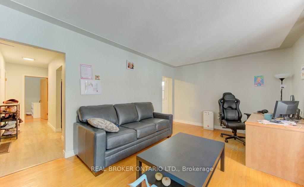 Photo 18 of 109 Eton Drive, Kitchener, Heritage Park/Rosemount — HOMEH