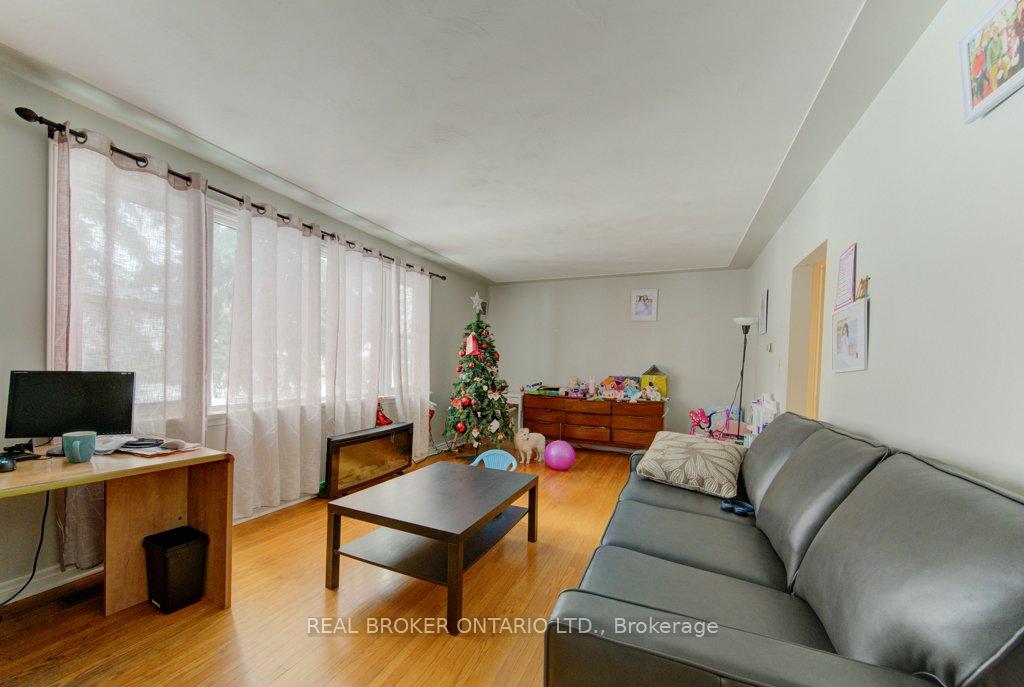 Photo 19 of 109 Eton Drive, Kitchener, Heritage Park/Rosemount — HOMEH