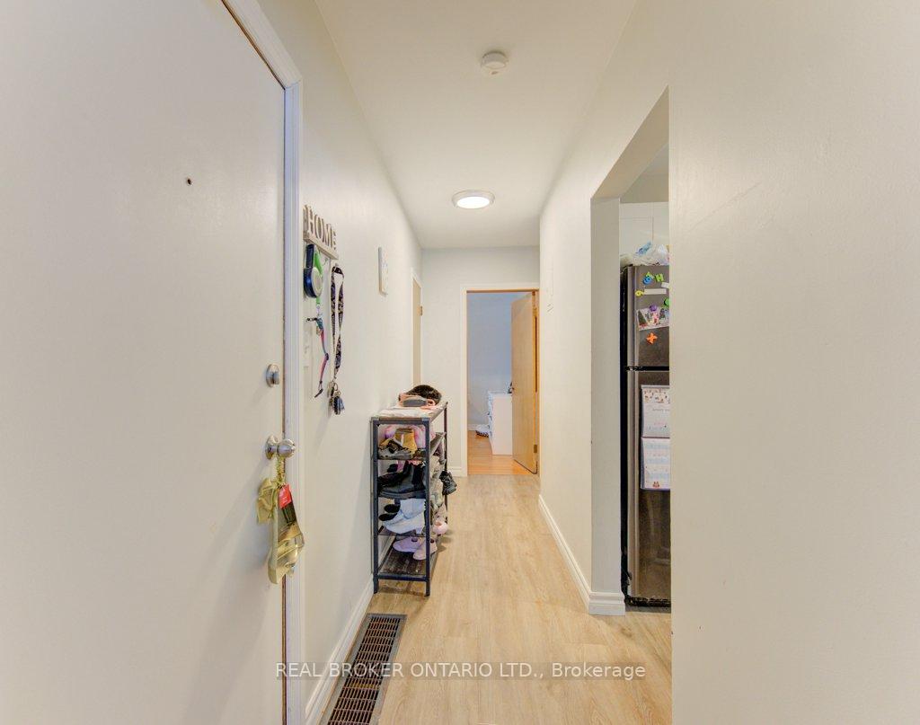 Photo 20 of 109 Eton Drive, Kitchener, Heritage Park/Rosemount — HOMEH