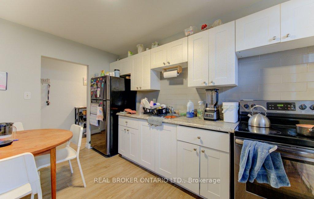 Photo 23 of 109 Eton Drive, Kitchener, Heritage Park/Rosemount — HOMEH