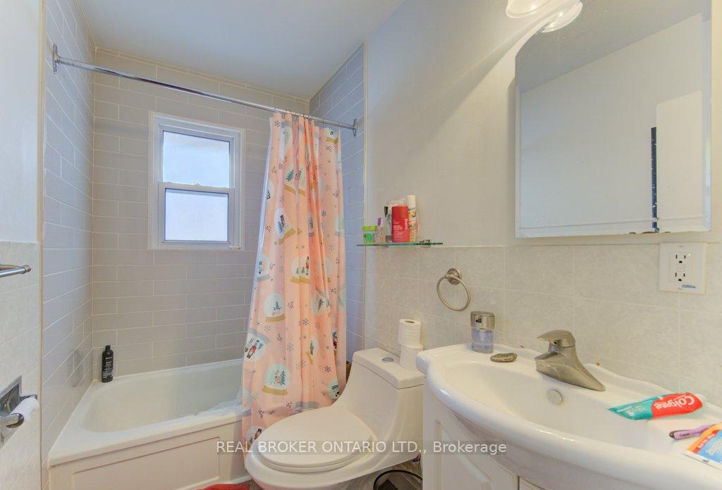 Photo 26 of 109 Eton Drive, Kitchener, Heritage Park/Rosemount — HOMEH