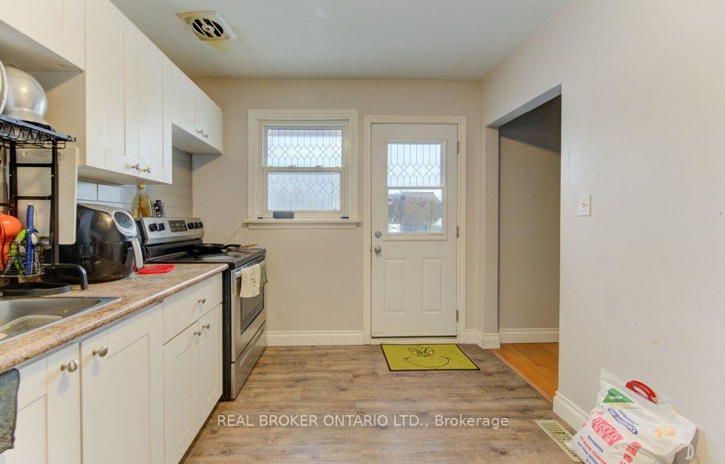 Photo 31 of 109 Eton Drive, Kitchener, Heritage Park/Rosemount — HOMEH