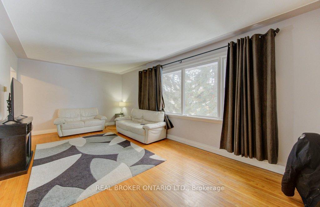 Photo 33 of 109 Eton Drive, Kitchener, Heritage Park/Rosemount — HOMEH