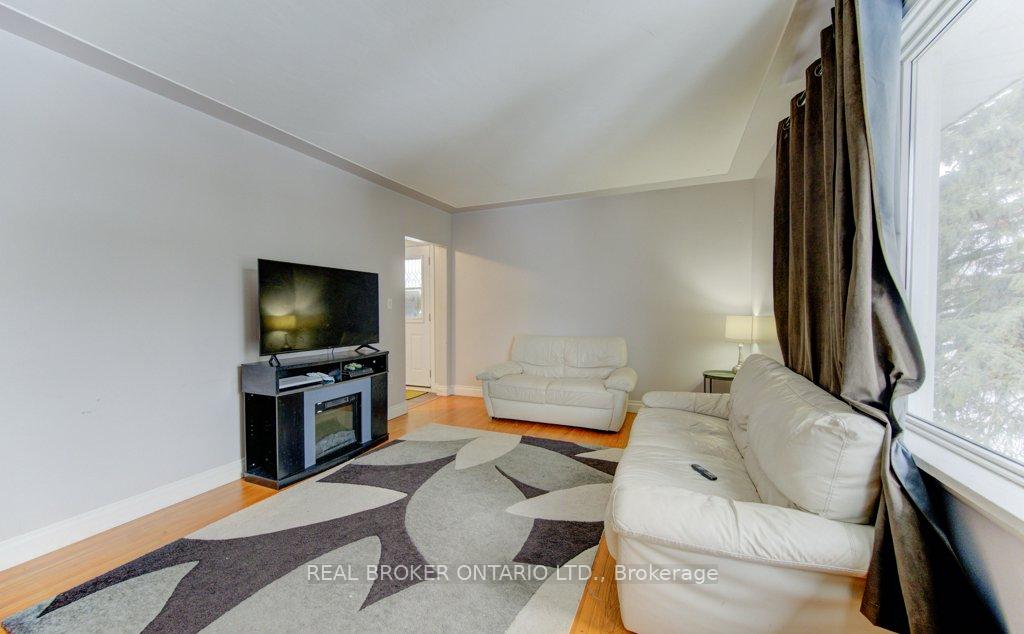 Photo 34 of 109 Eton Drive, Kitchener, Heritage Park/Rosemount — HOMEH